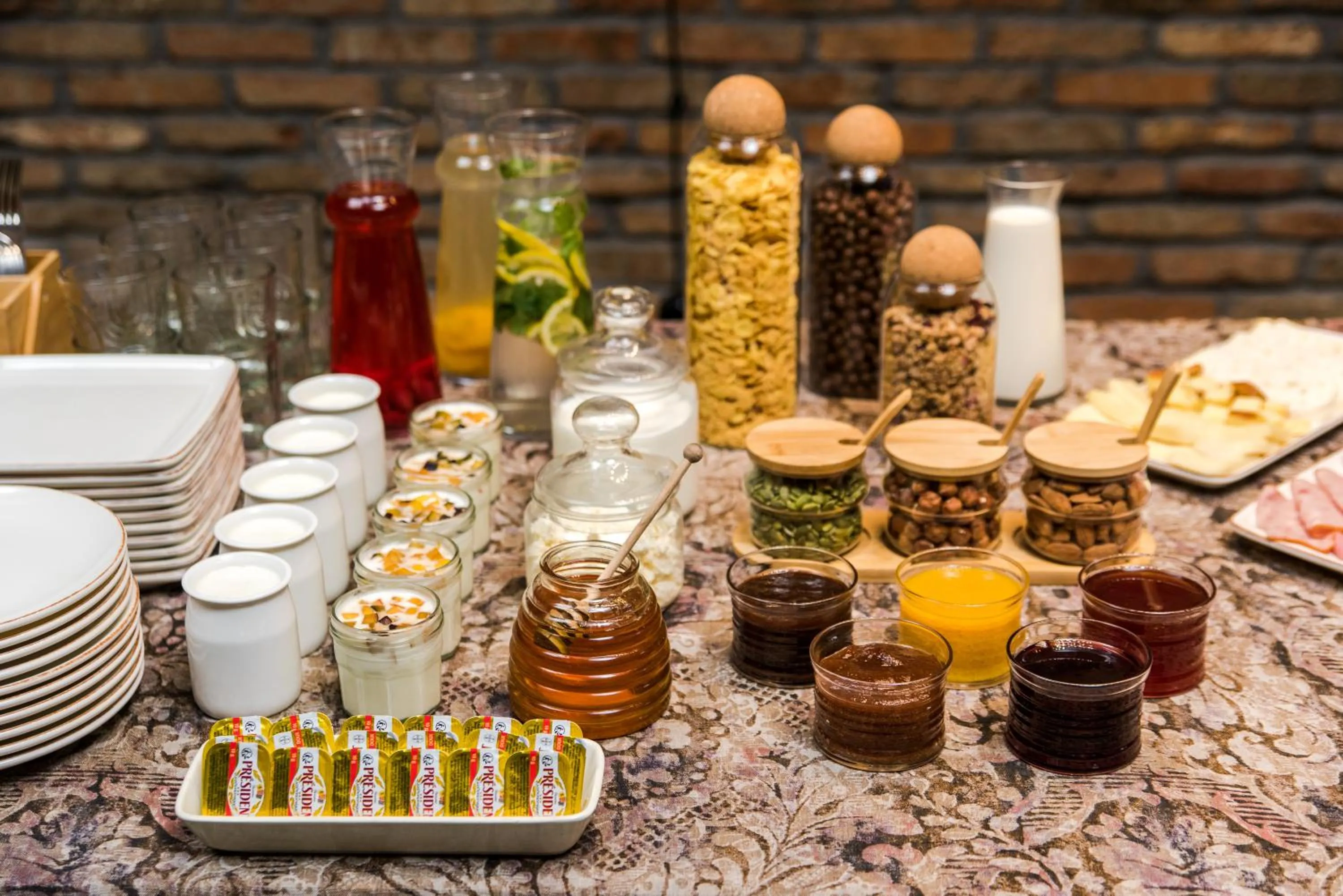Breakfast in Makmani Boutique Hotel by DNT Group