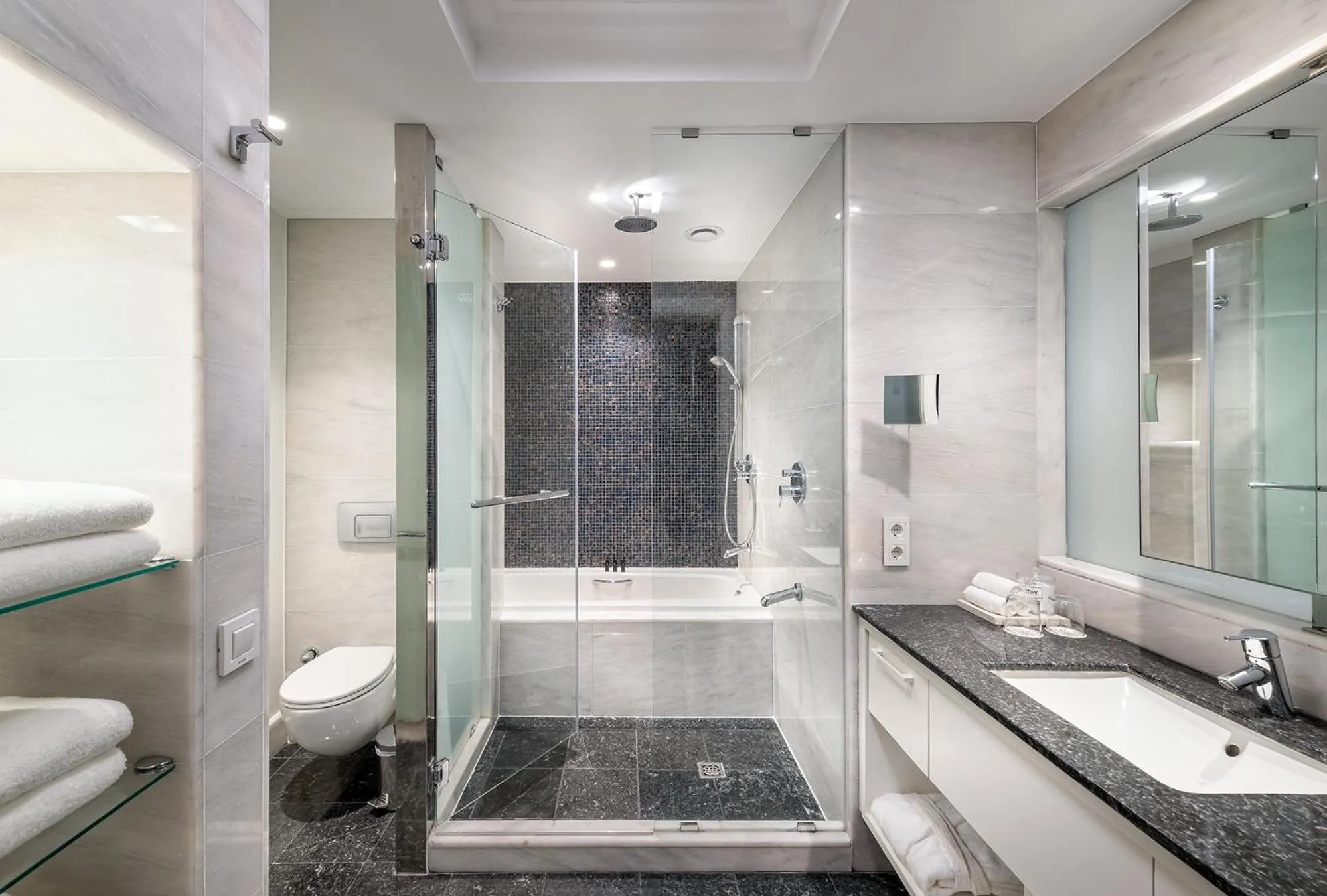 Toilet in The Stay Boulevard Nisantasi