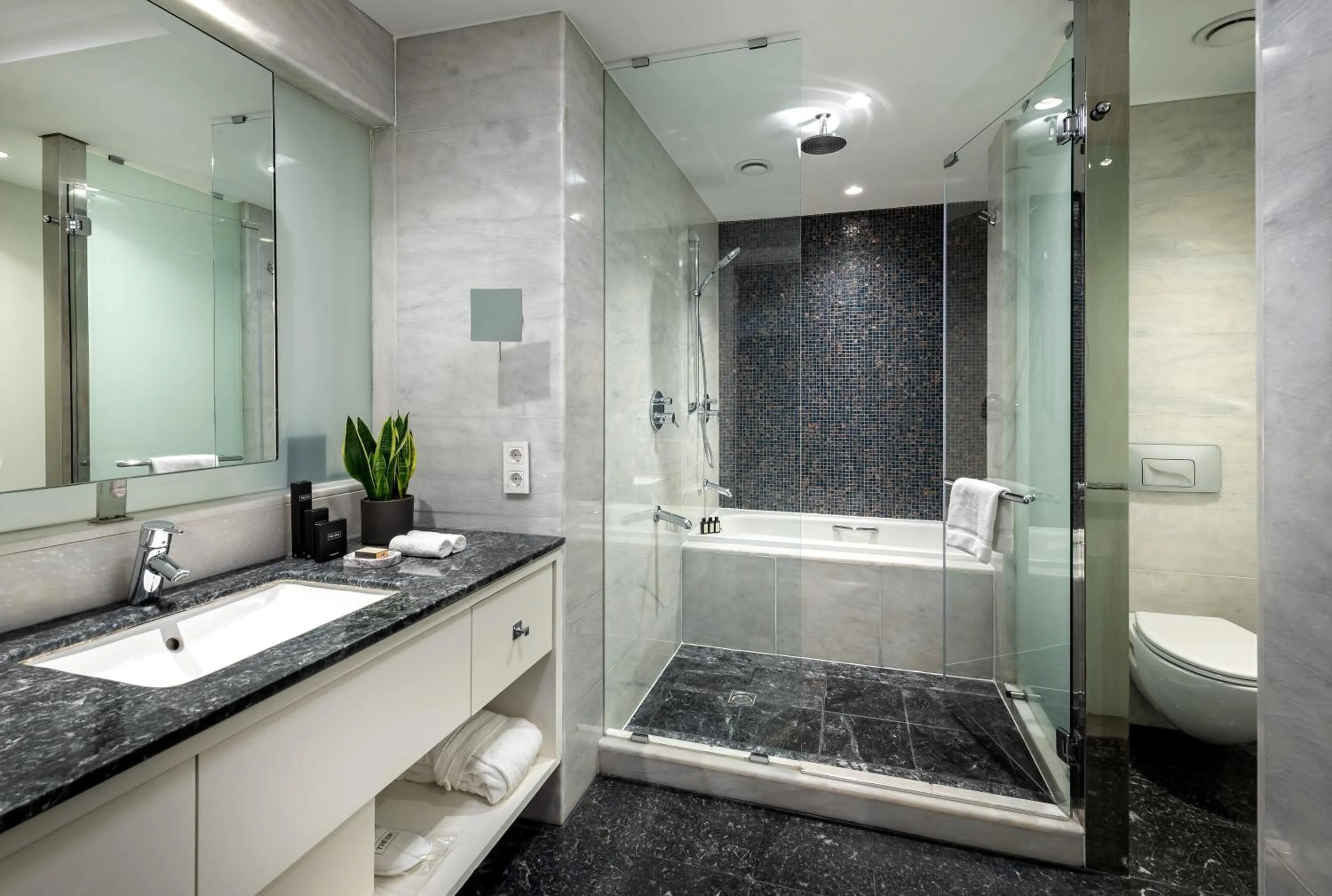 Toilet in The Stay Boulevard Nisantasi