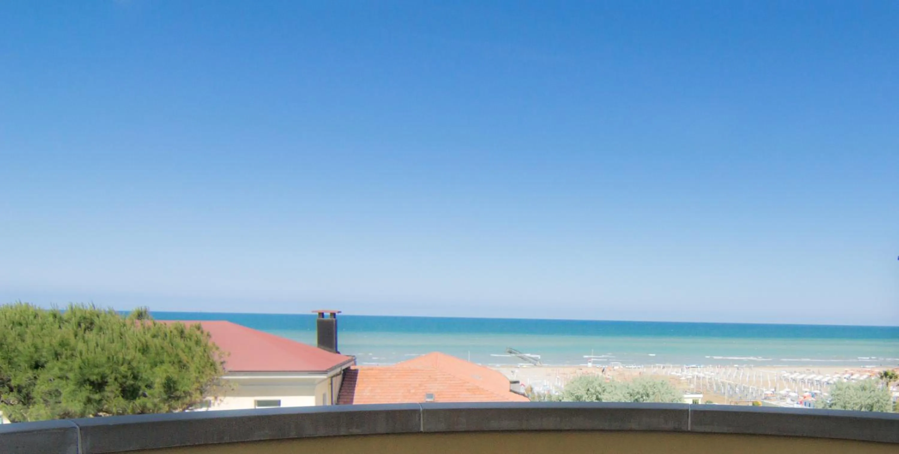 Day in Hotel Beverly