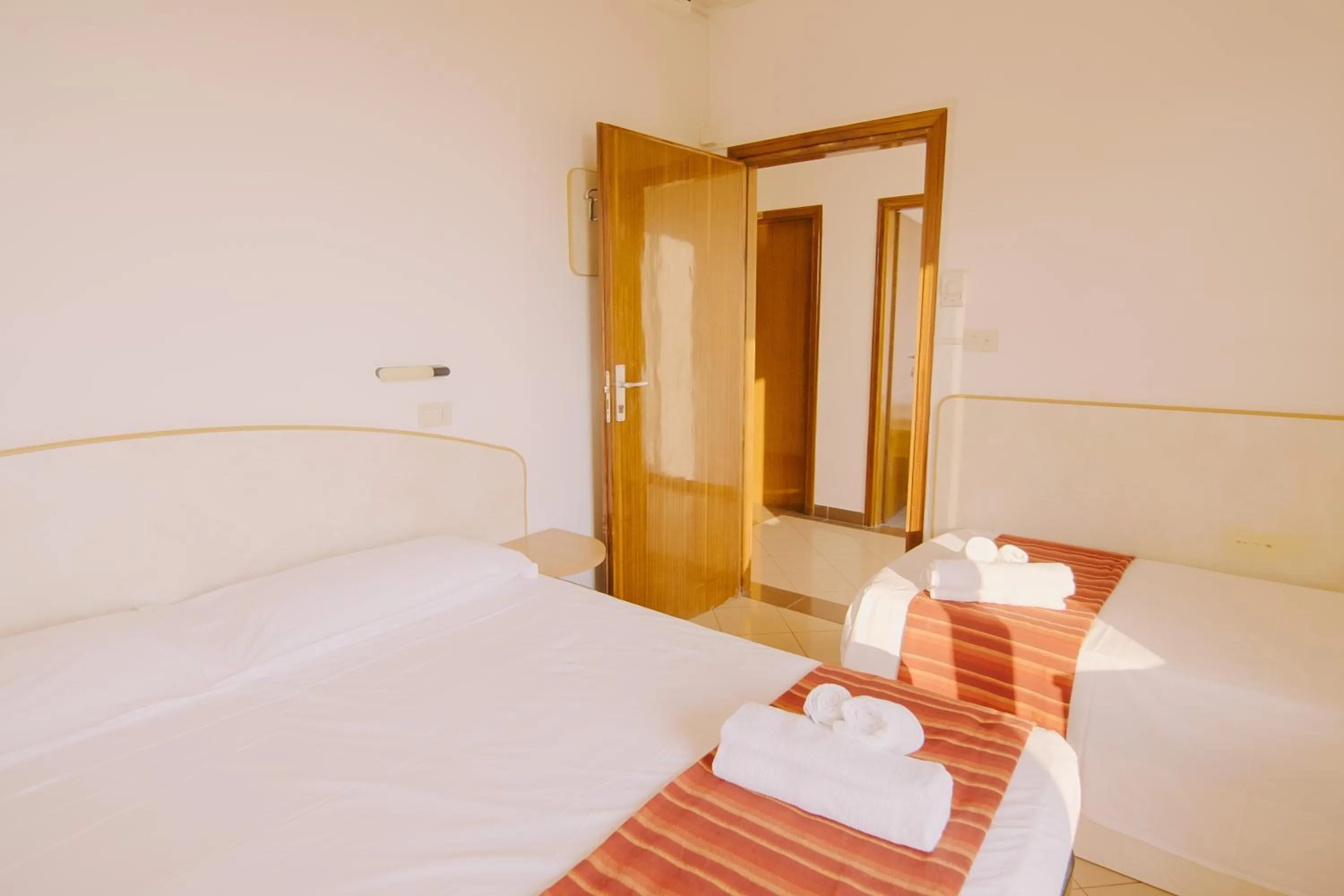 Bedroom, Bed in Hotel Beverly