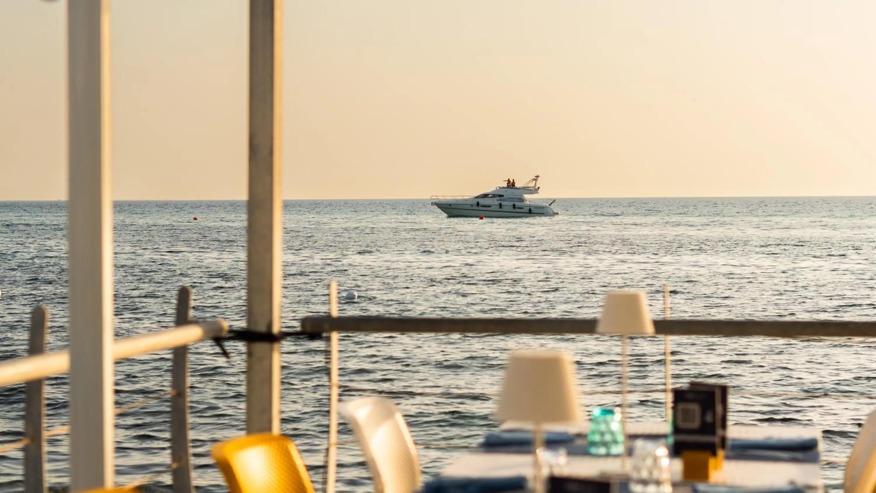 Day in Popula Rooms & Mediterranean Bay