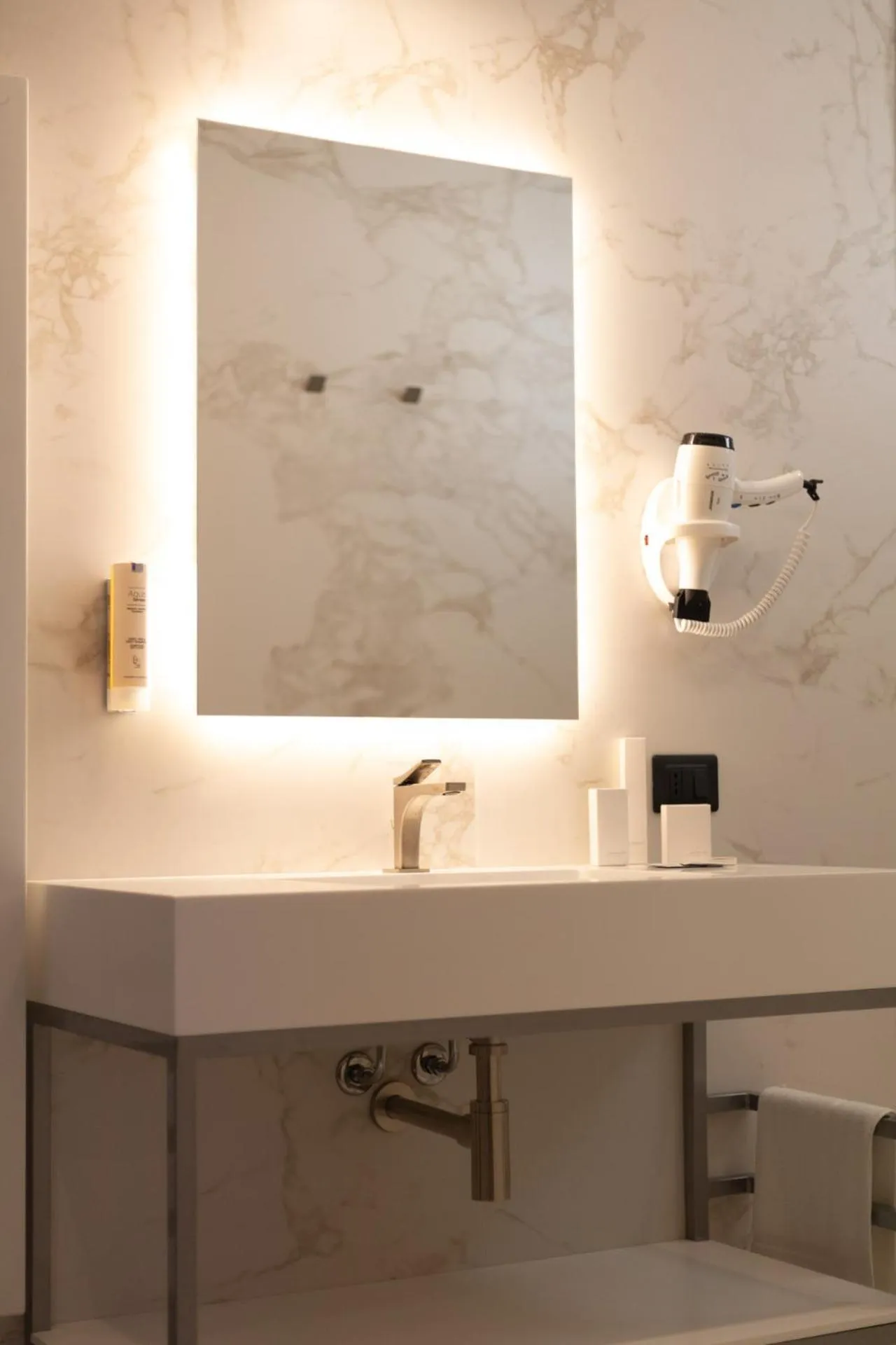 Bathroom in Popula Rooms & Mediterranean Bay