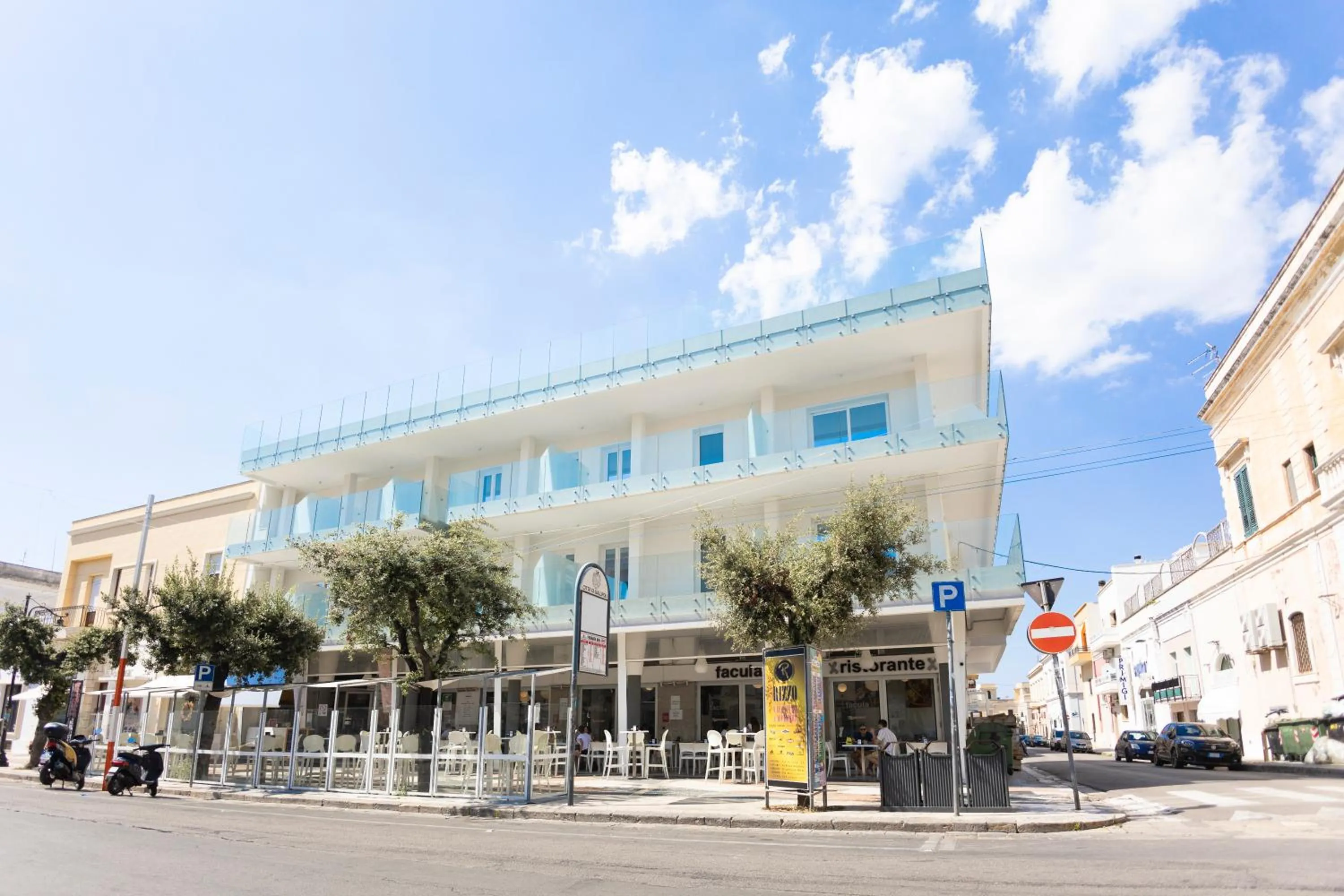 Property building in Popula Rooms & Mediterranean Bay