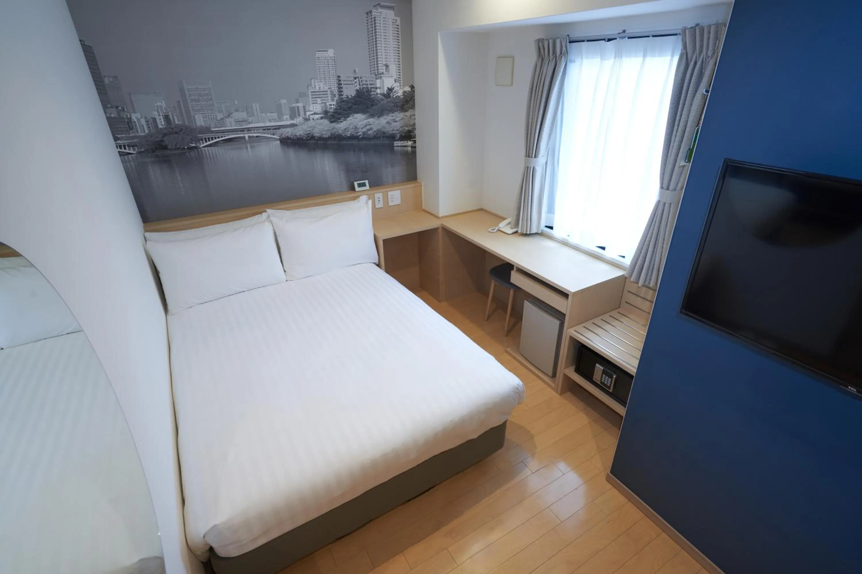 Bed in Travelodge Honmachi Osaka