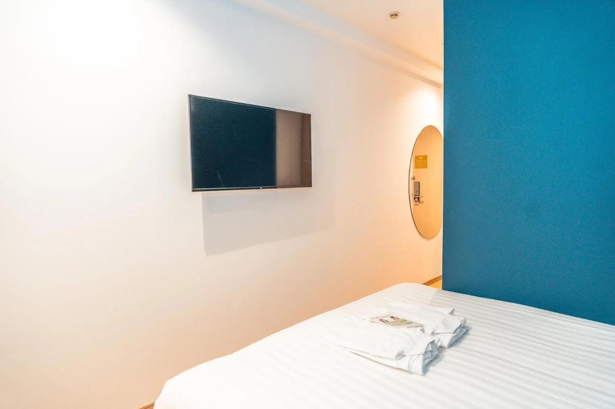 Bedroom, Bed in Travelodge Honmachi Osaka