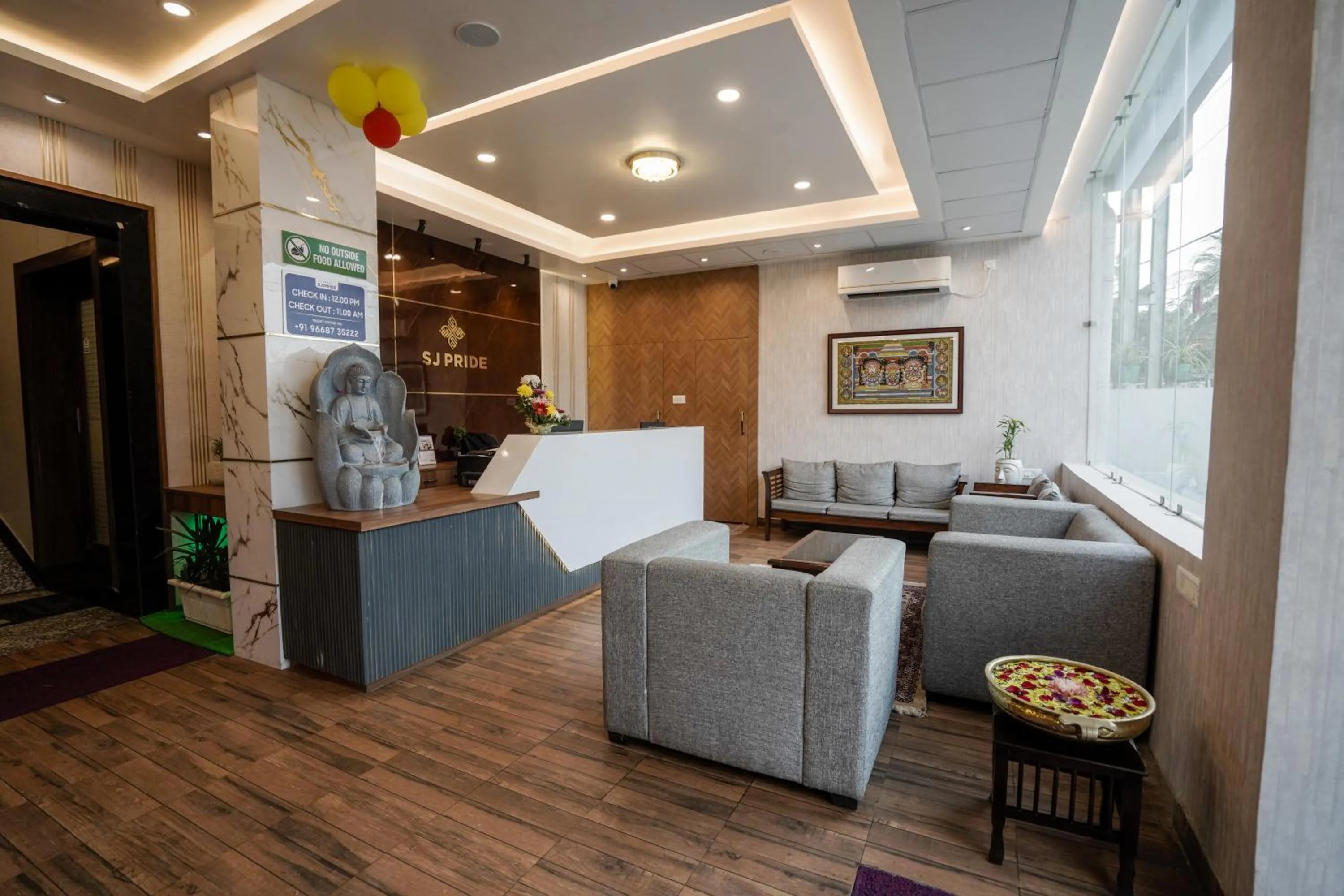 Seating area in HOTEL SJ PRIDE