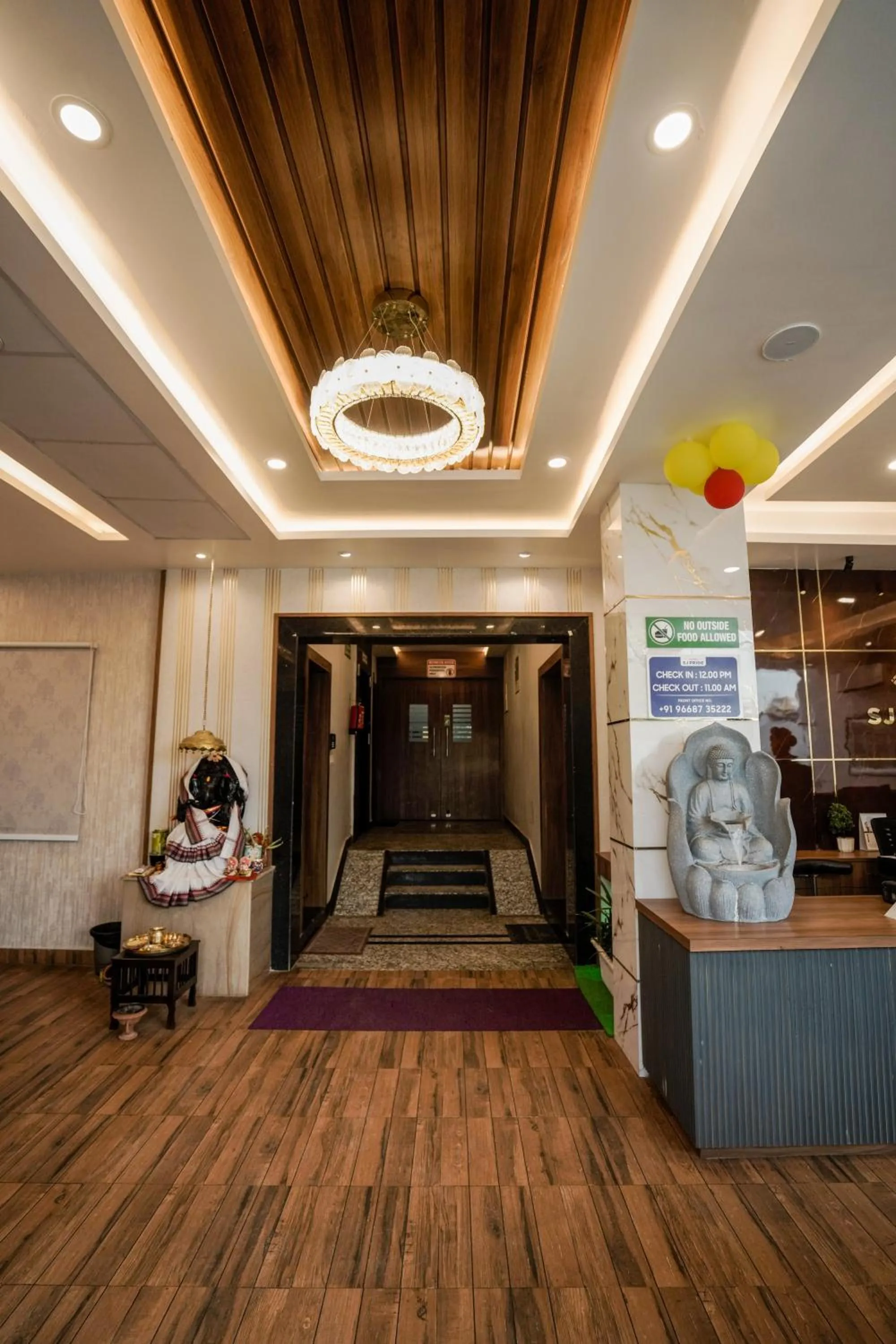 Seating area in HOTEL SJ PRIDE