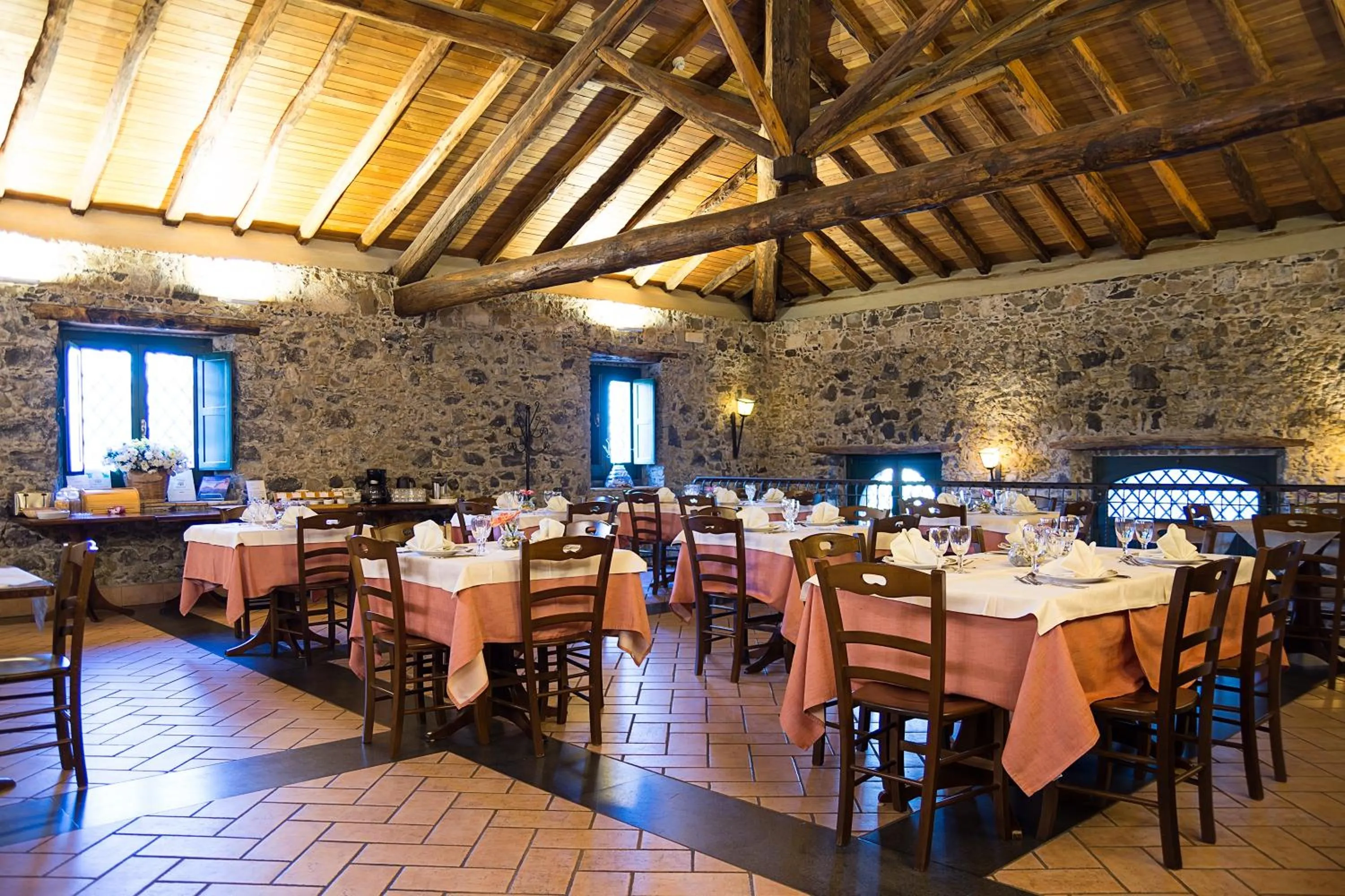 Restaurant/places to eat in Antico Borgo Etneo Country Hotel