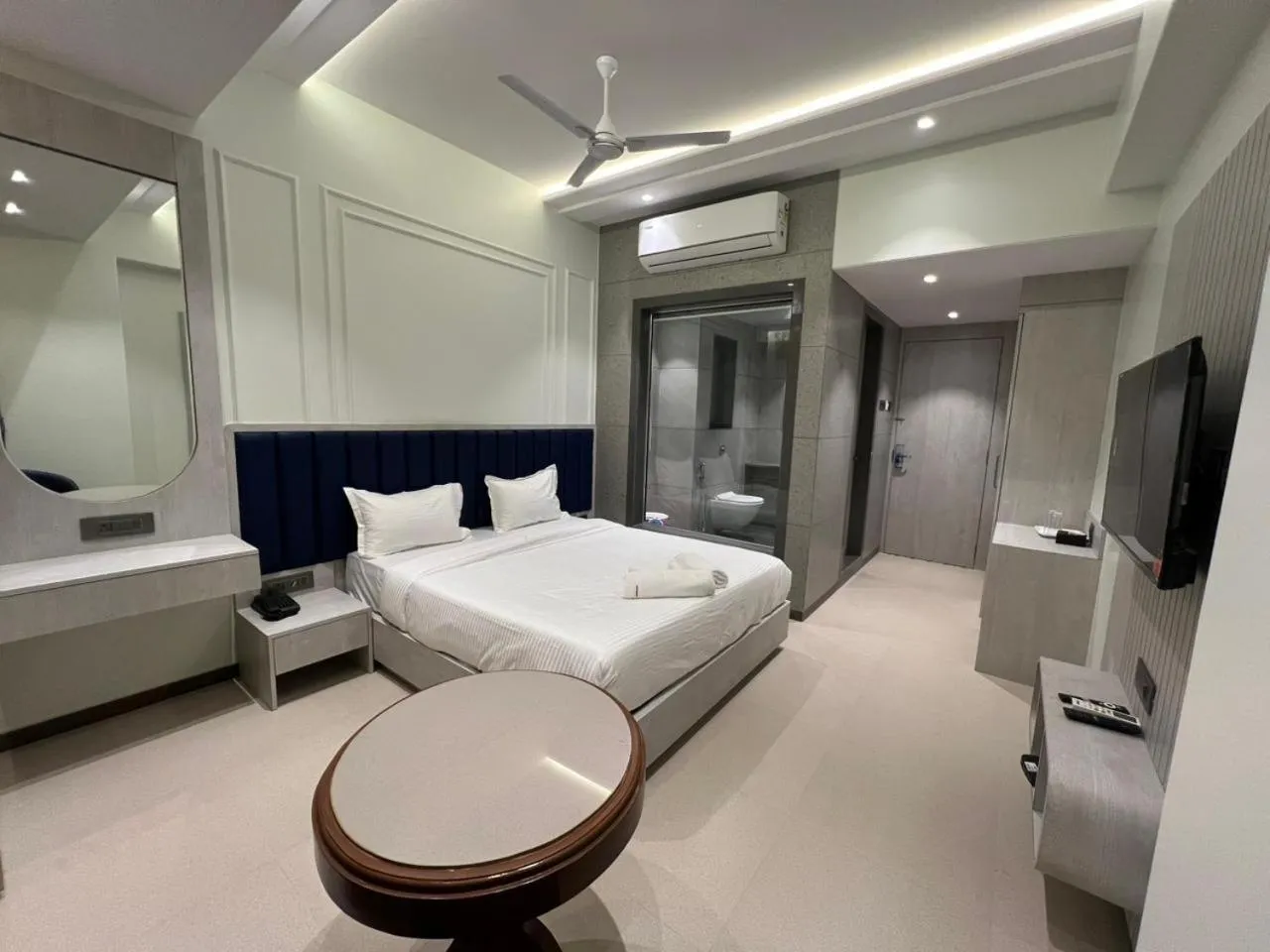 Bedroom, Bed in VISHRAM EXECUTIVE ROOMS