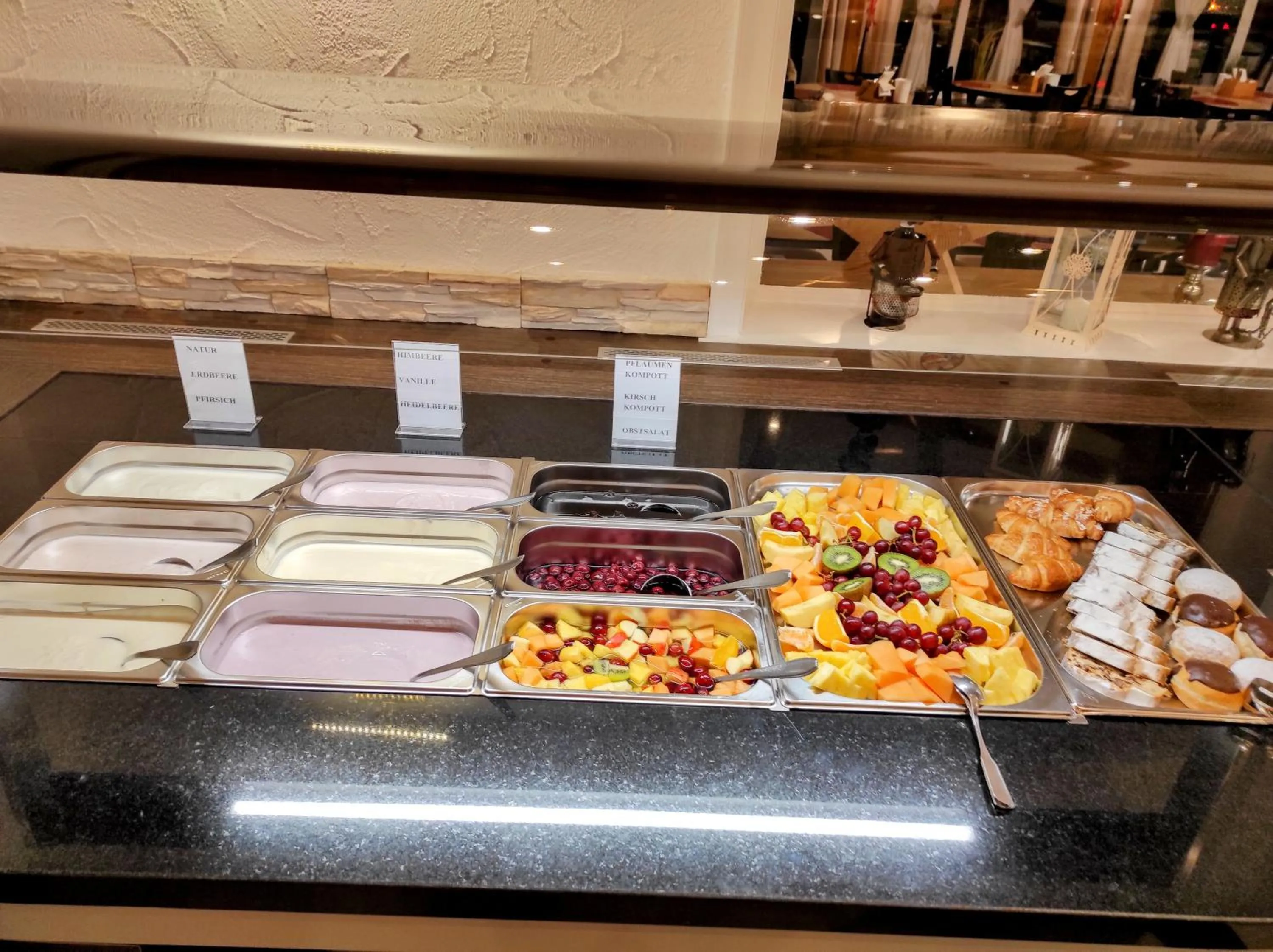 Breakfast in Wellness Hotel Garni Krone