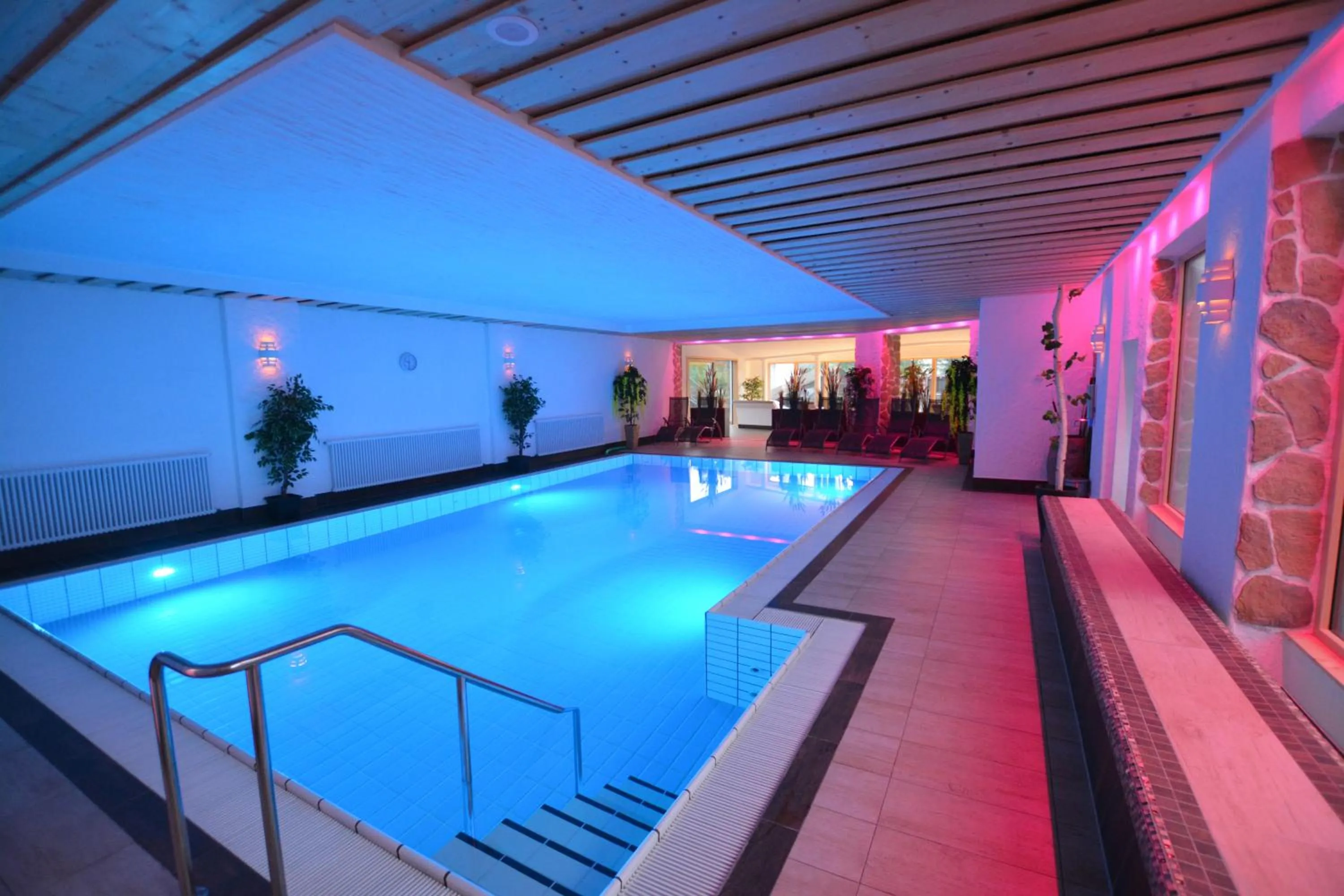 Swimming pool in Wellness Hotel Garni Krone