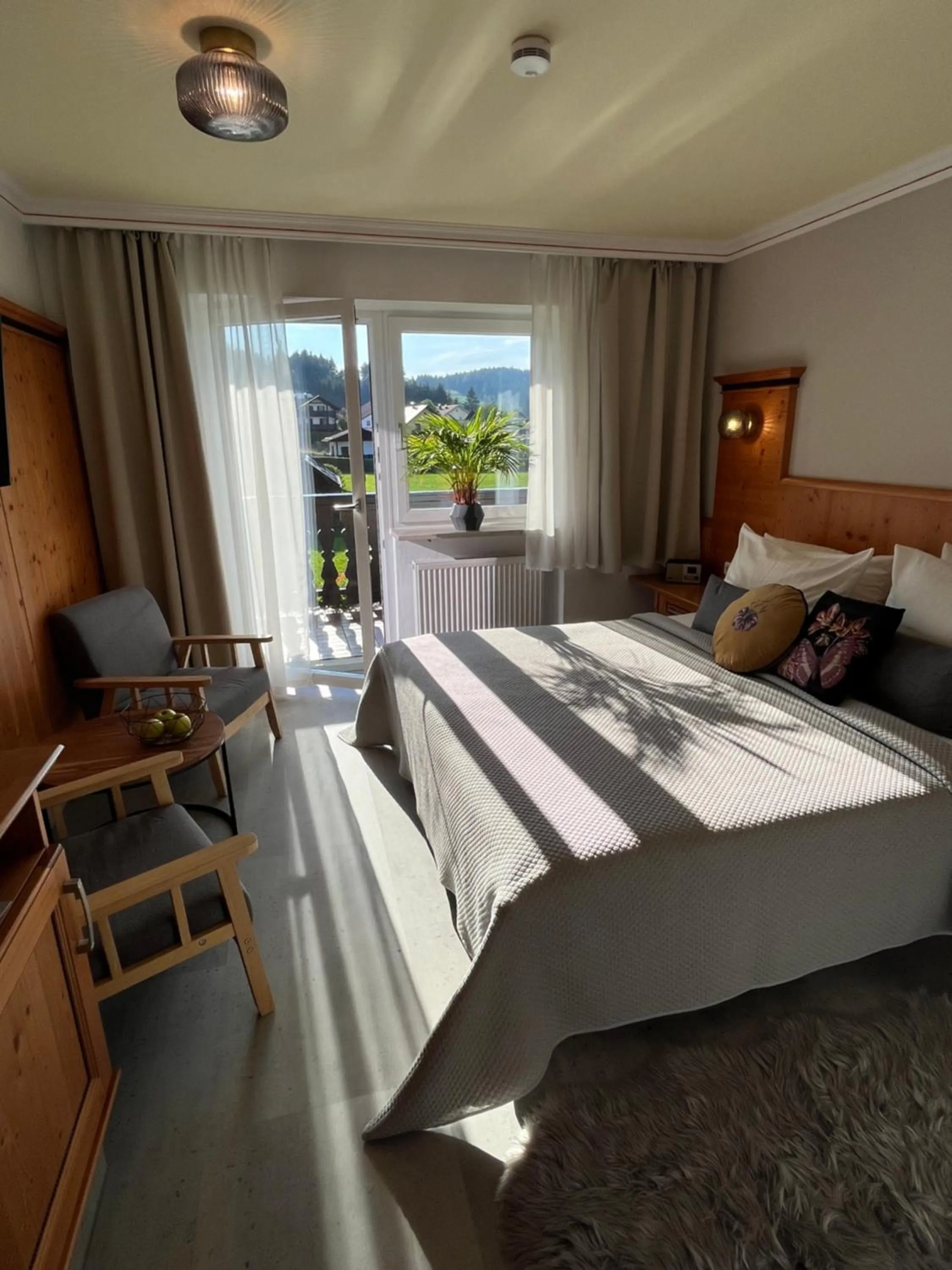 Photo of the whole room, Bed in Hotel Sonnenhof 3-Sterne-Superior