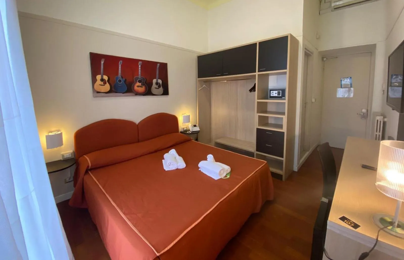 Bed in Hotel Morandi