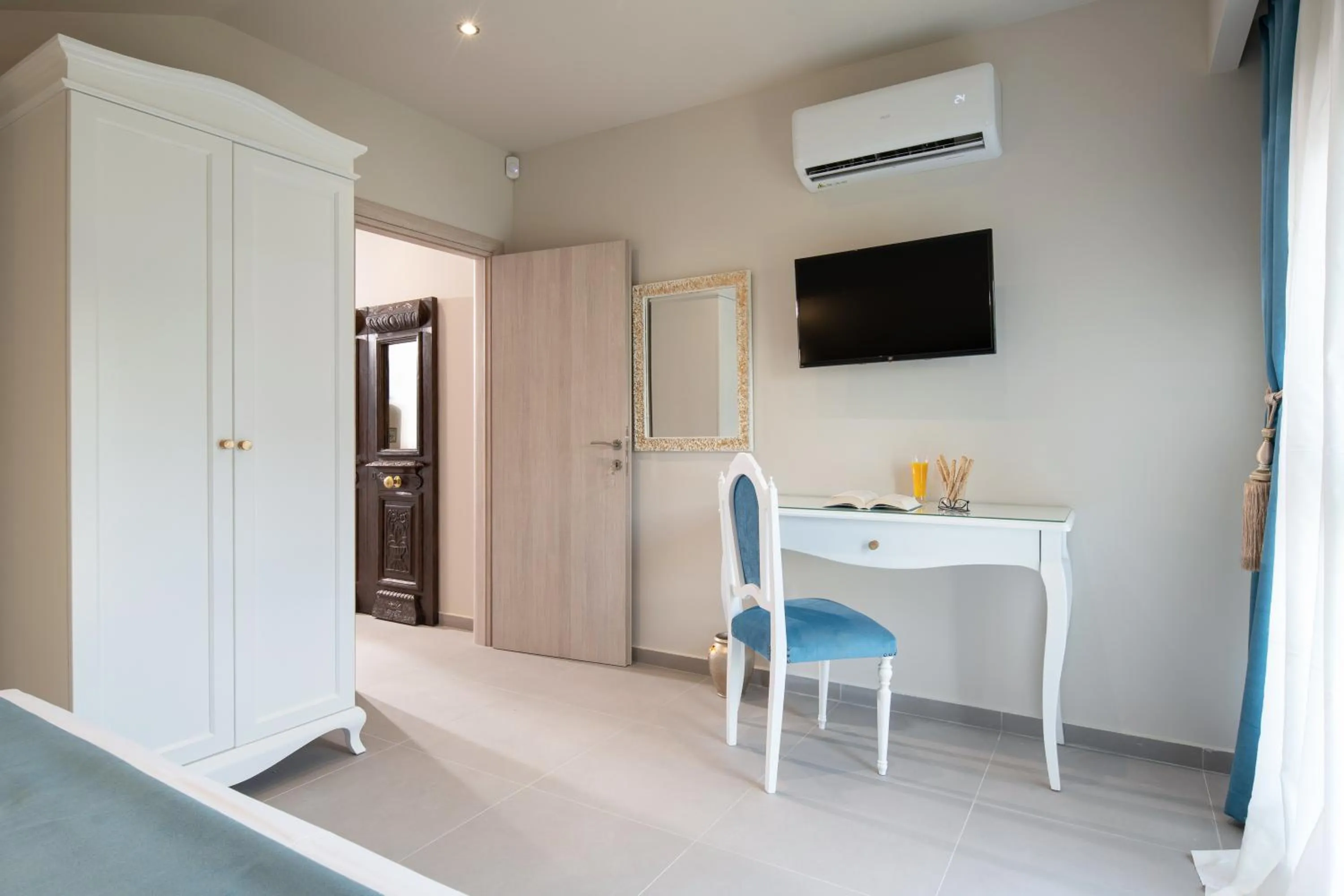 hair dresser in Mykoniatika Villas