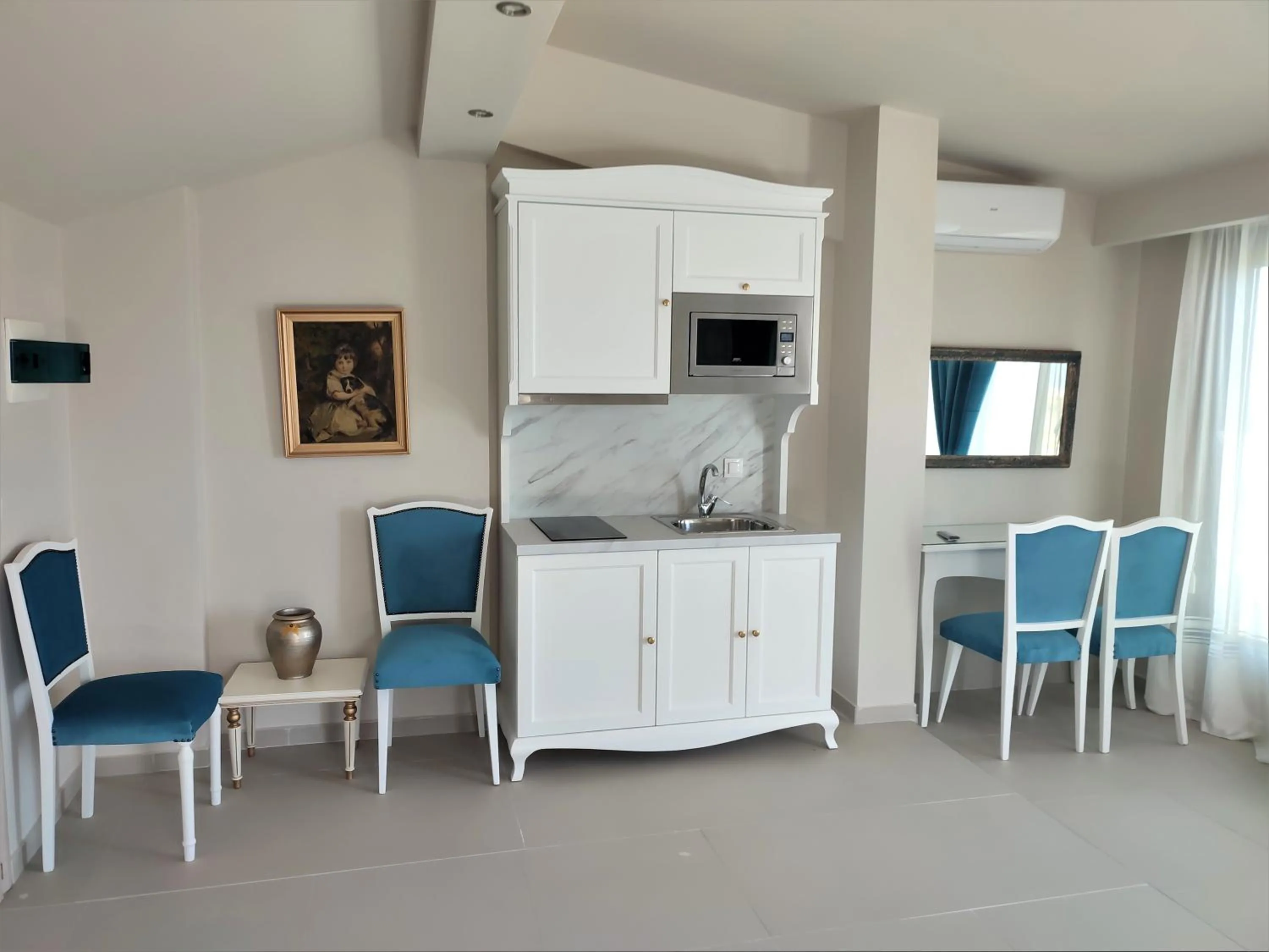 Photo of the whole room in Mykoniatika Villas