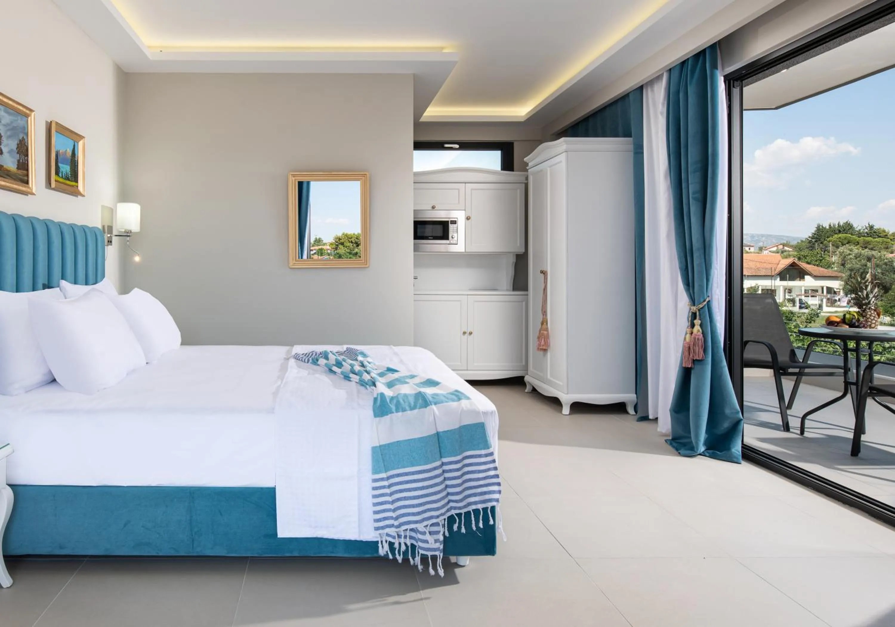 Photo of the whole room, Bed in Mykoniatika Villas