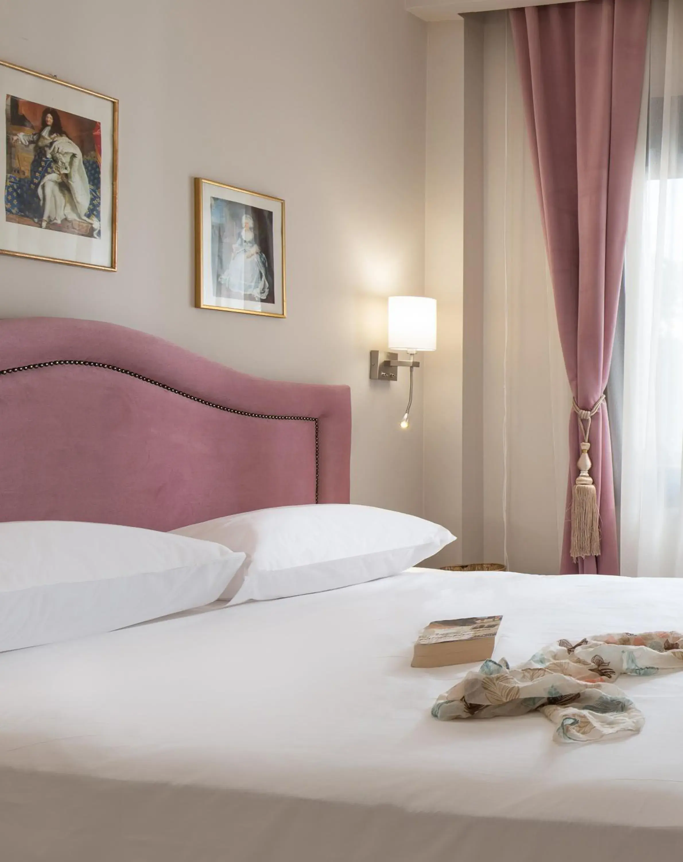 Deluxe Queen Room with Two Queen Beds in Mykoniatika Villas Deluxe Queen Room with Two Queen Beds in Mykoniatika Villas