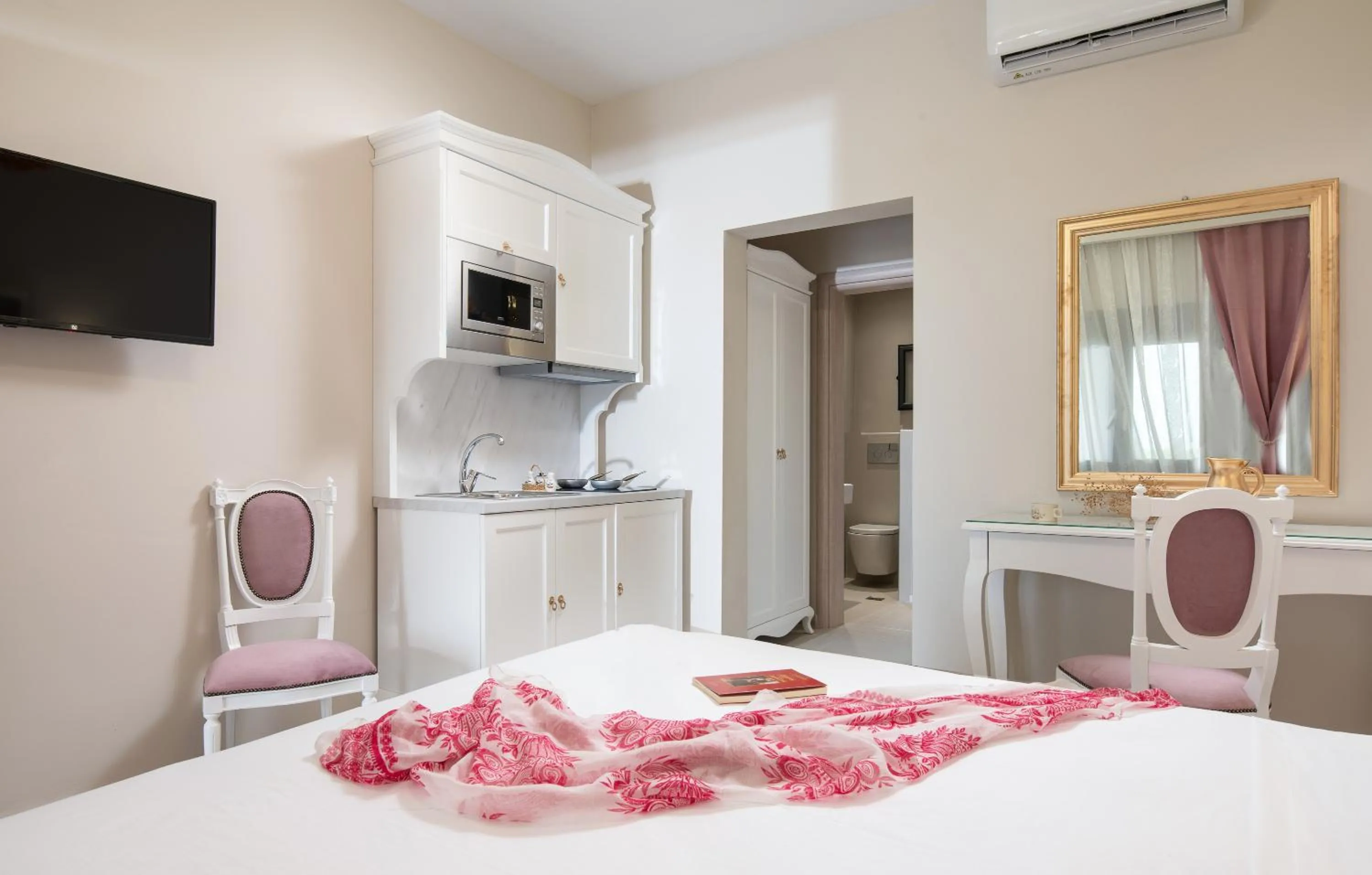 Bedroom, Bed in Mykoniatika Villas