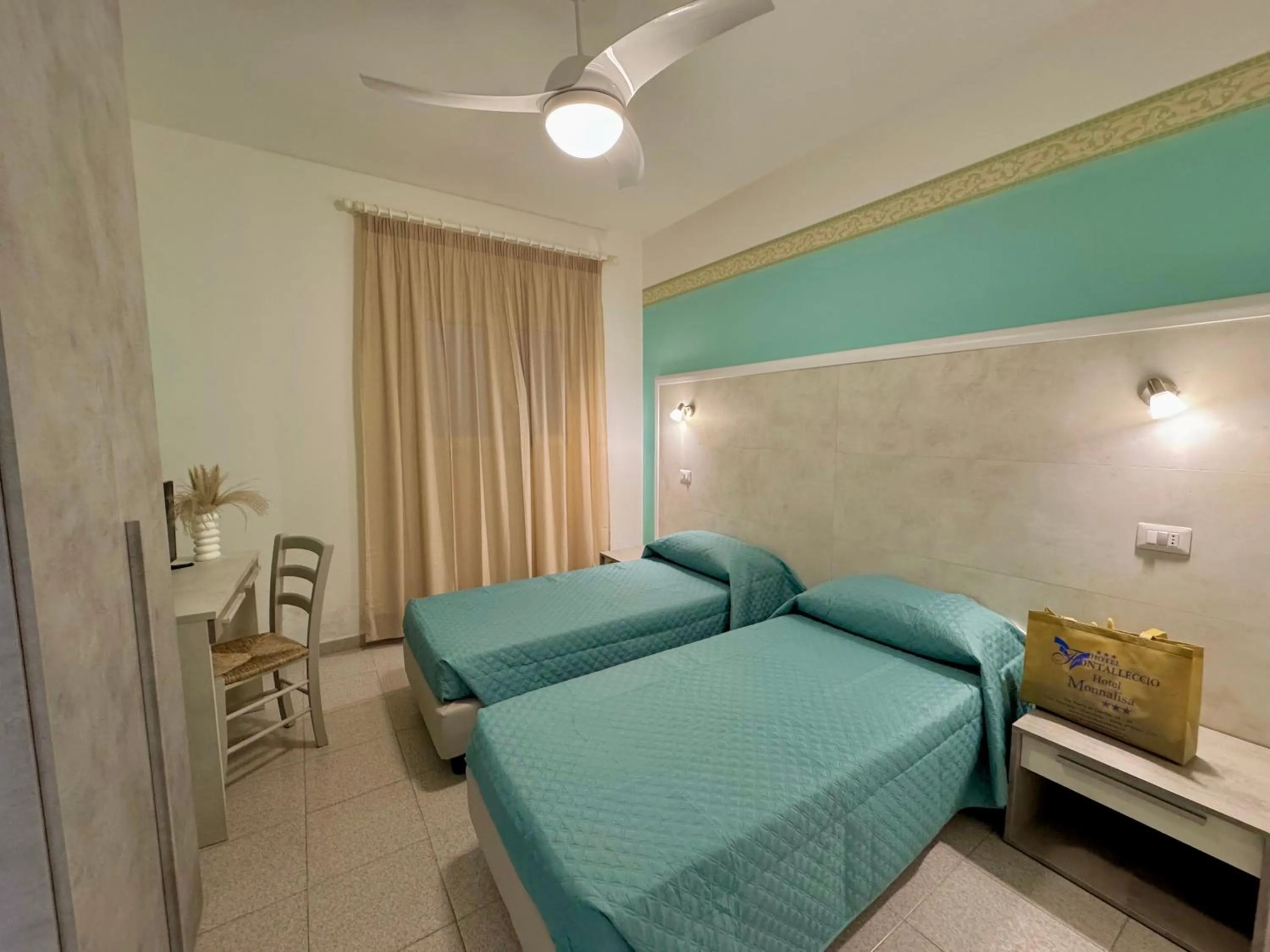 Bedroom, Bed in Hotel Monna Lisa