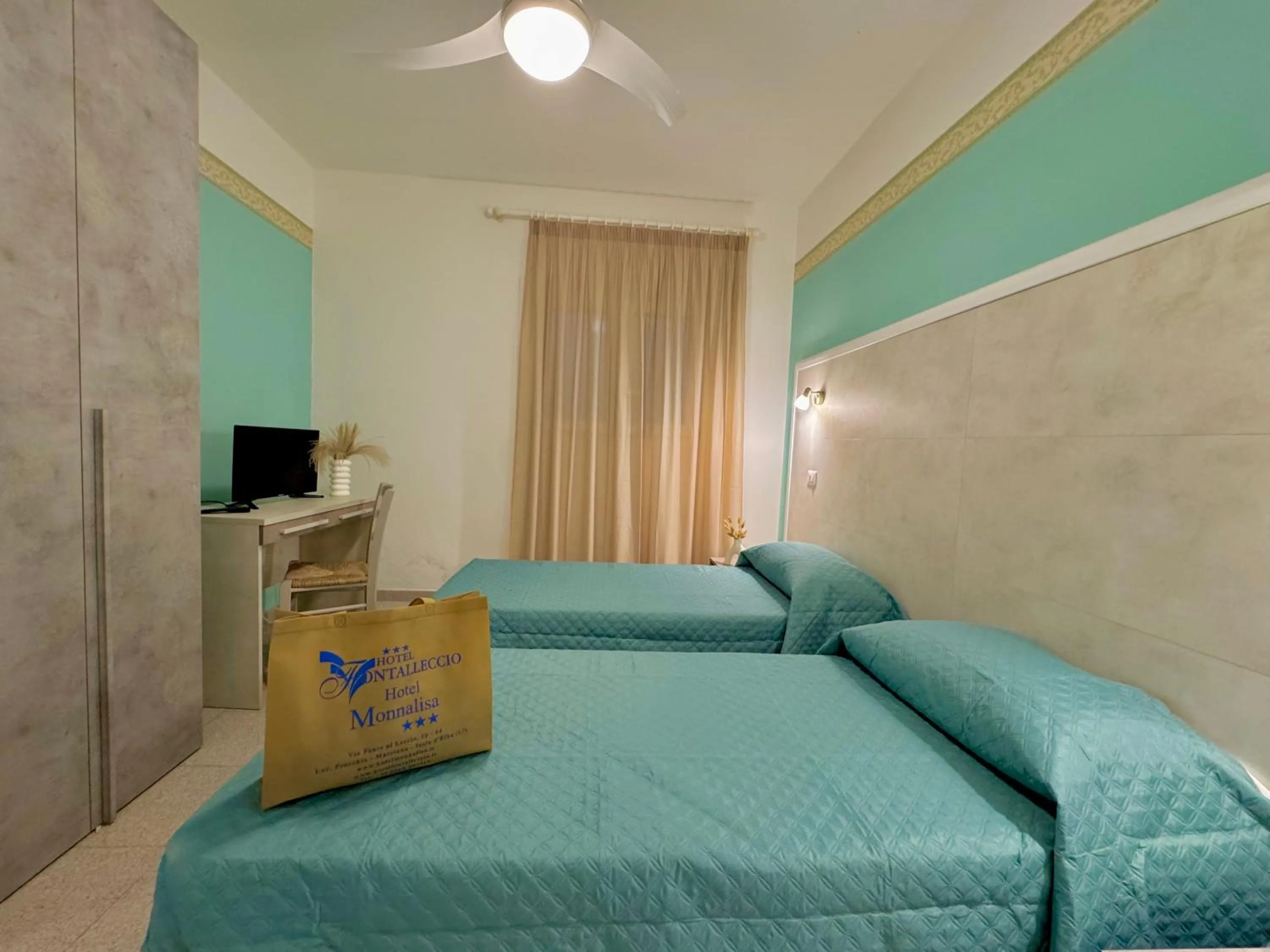 Bedroom, Bed in Hotel Monna Lisa