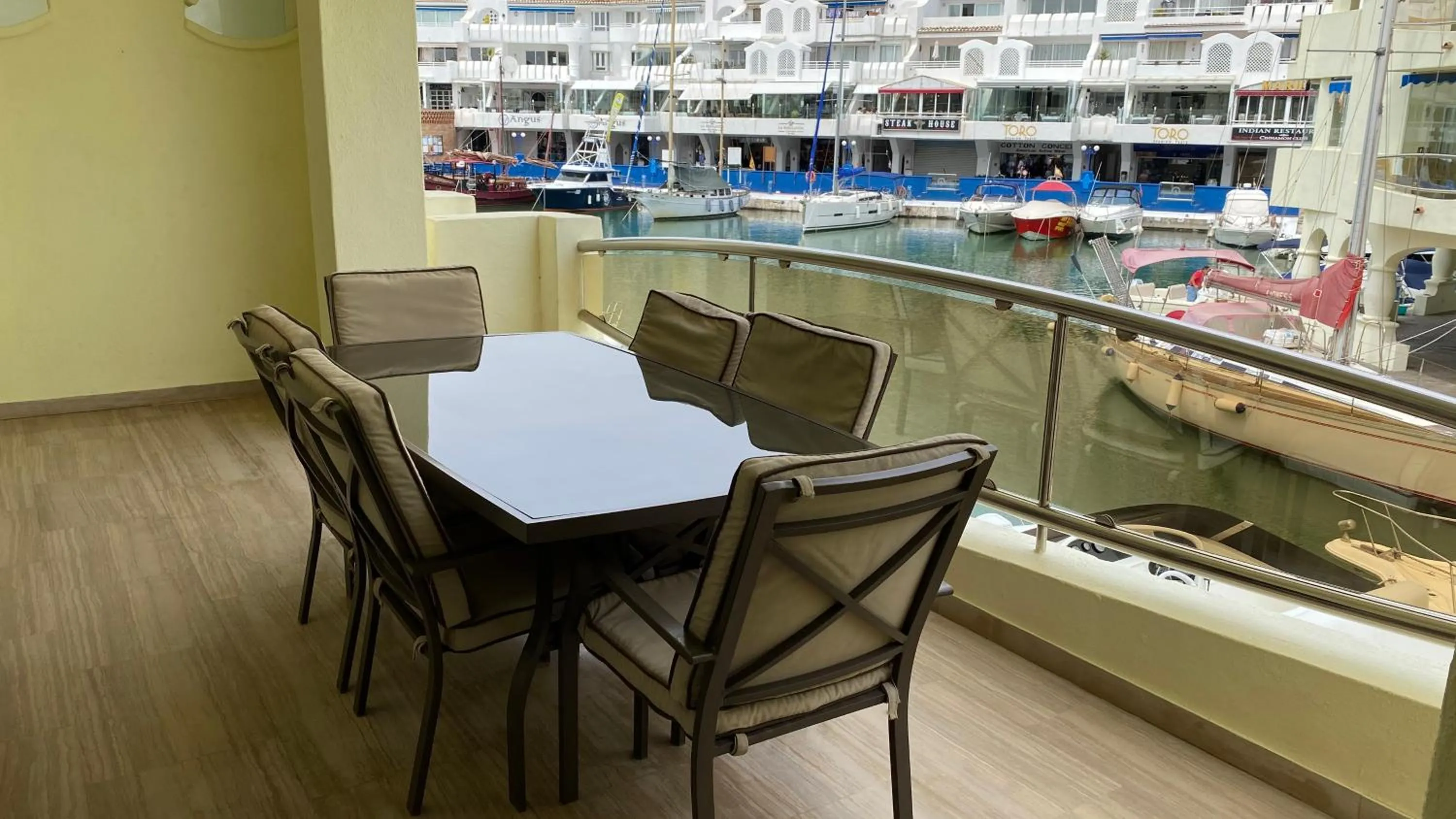 Capaldi Luxury Holiday Rentals Puerto Marina Benalmadena