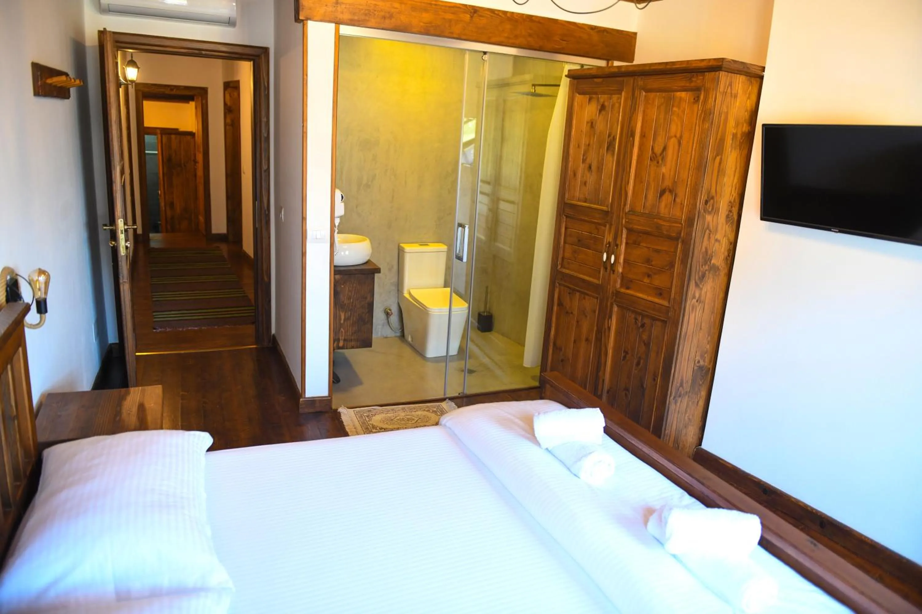 Toilet, Bed in Anhel Hotel