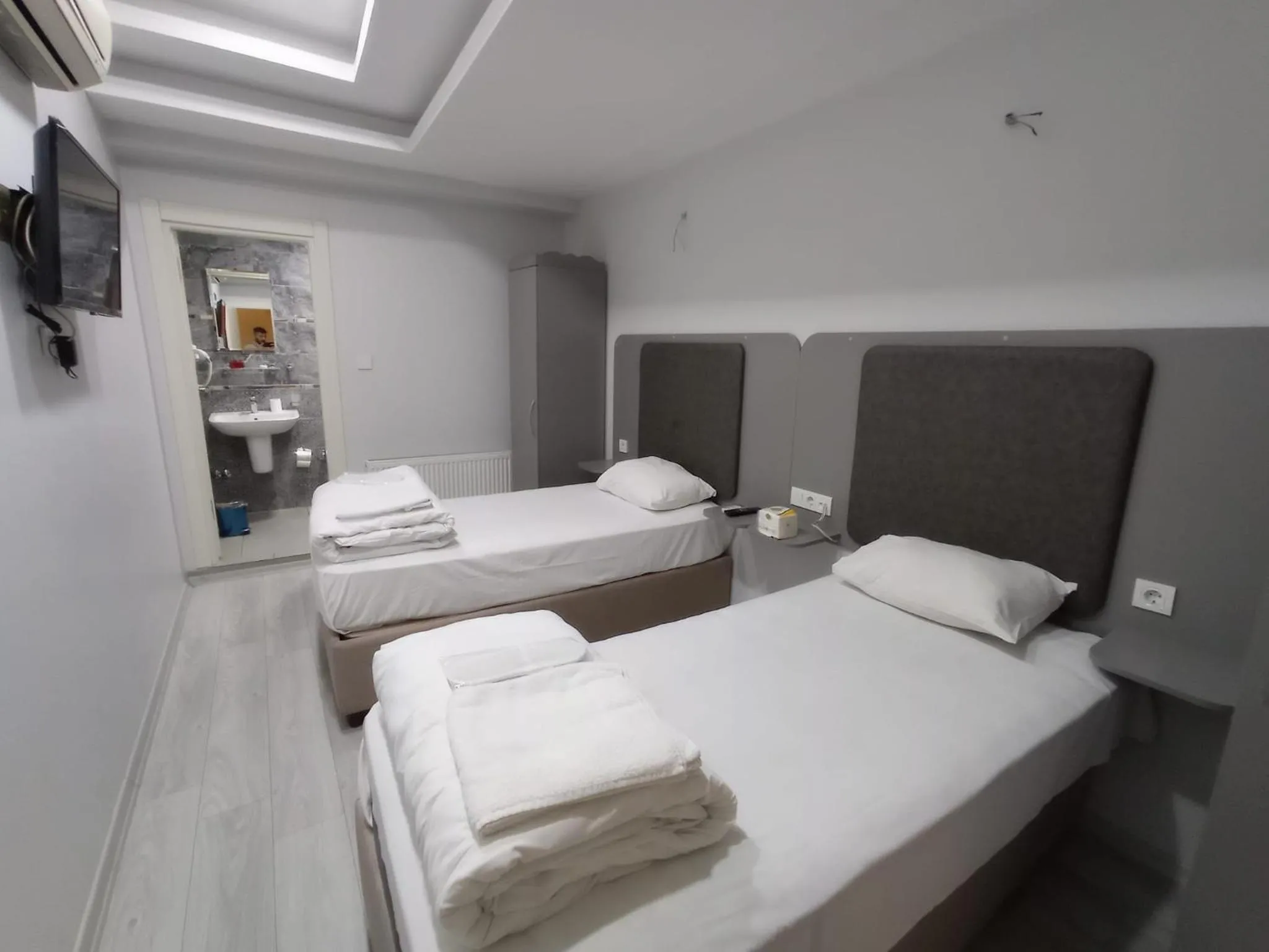 Bed in Emin Konak Hotel