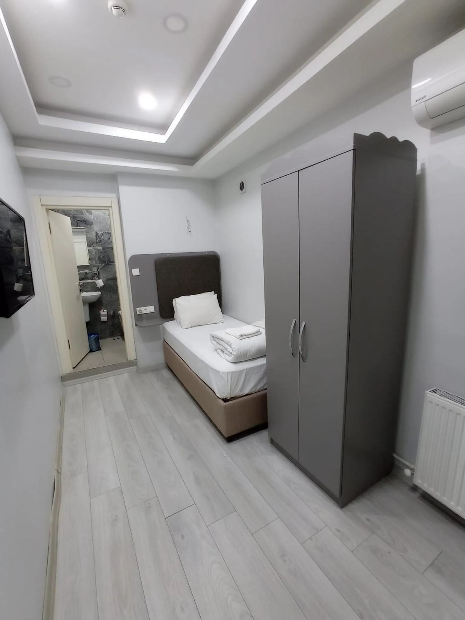 Bed in Emin Konak Hotel