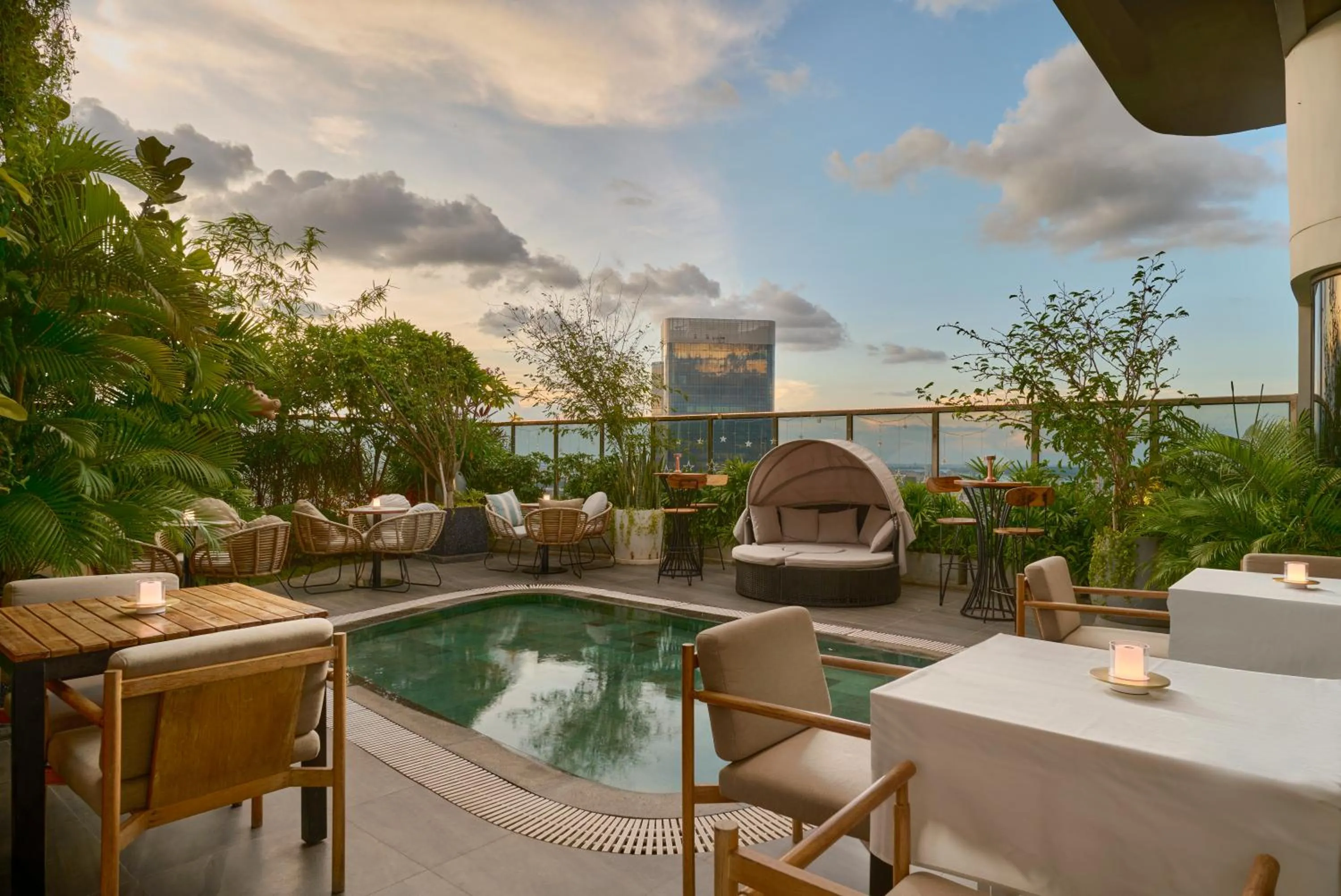 Restaurant/places to eat in The Peninsula Phnom Penh