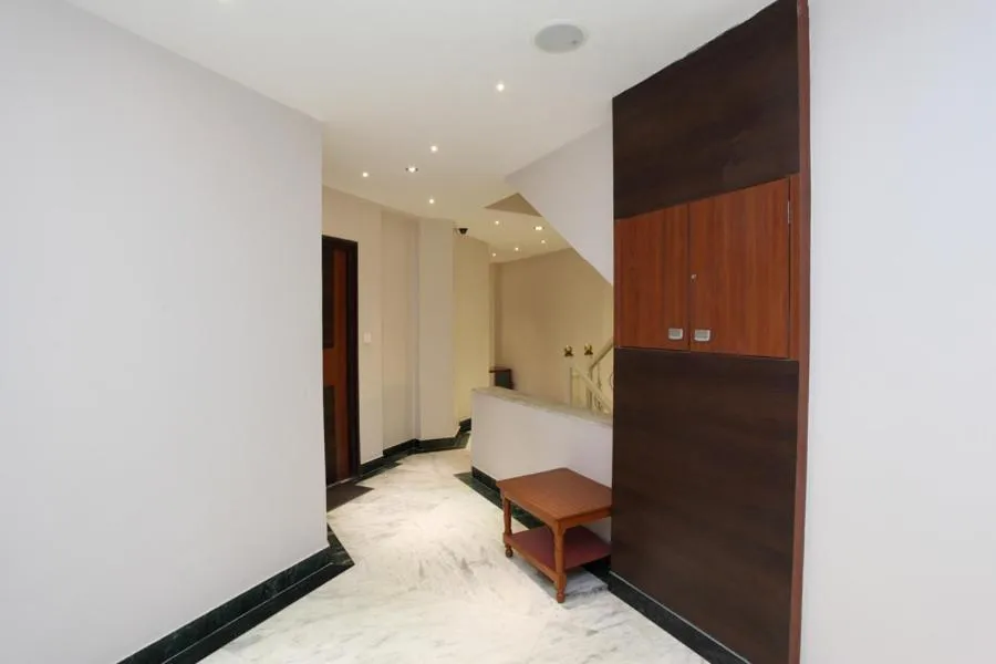 Other, Bed in Hotel Dayal