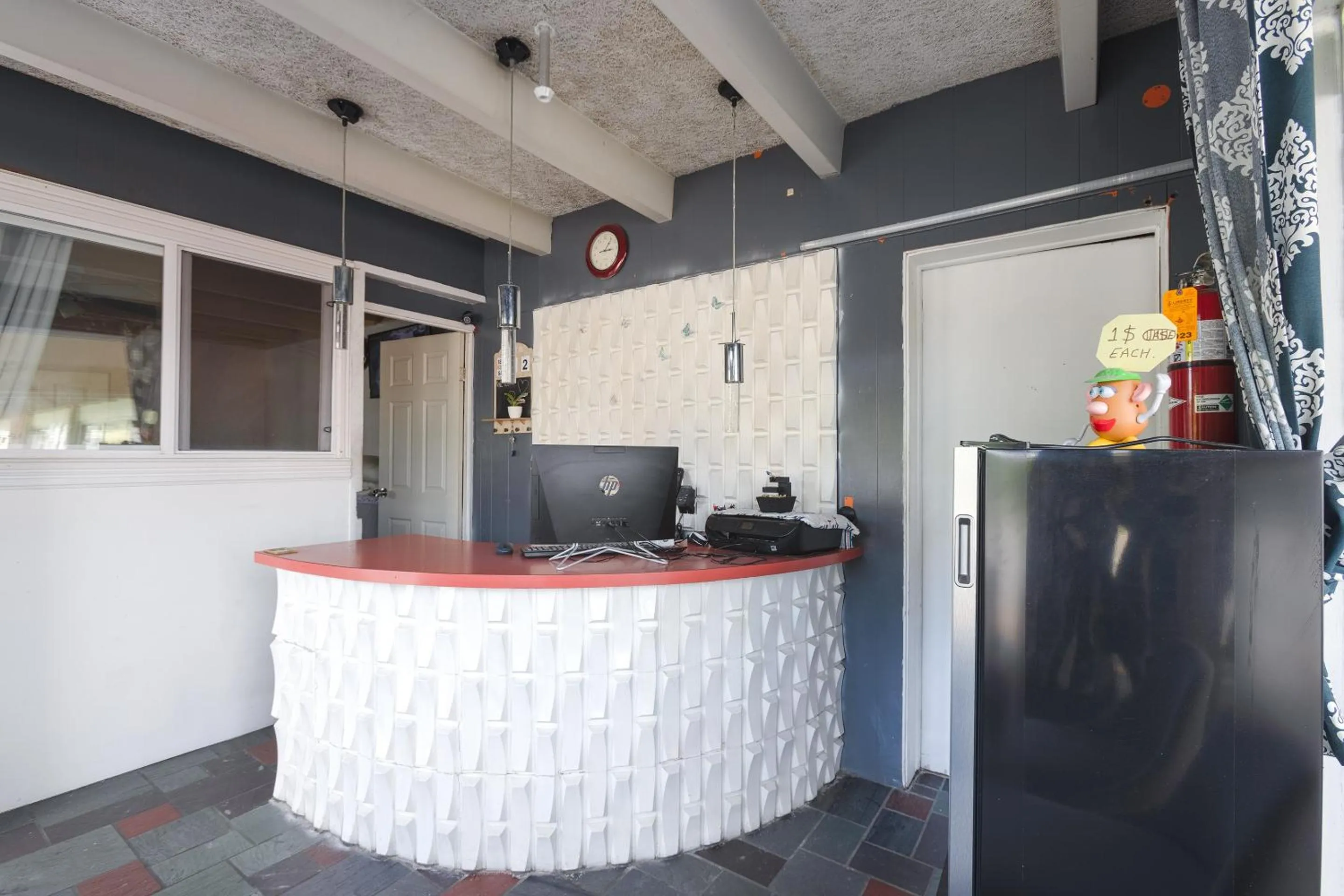 Lobby or reception in Sonrise Inn Lincoln Hwy By OYO