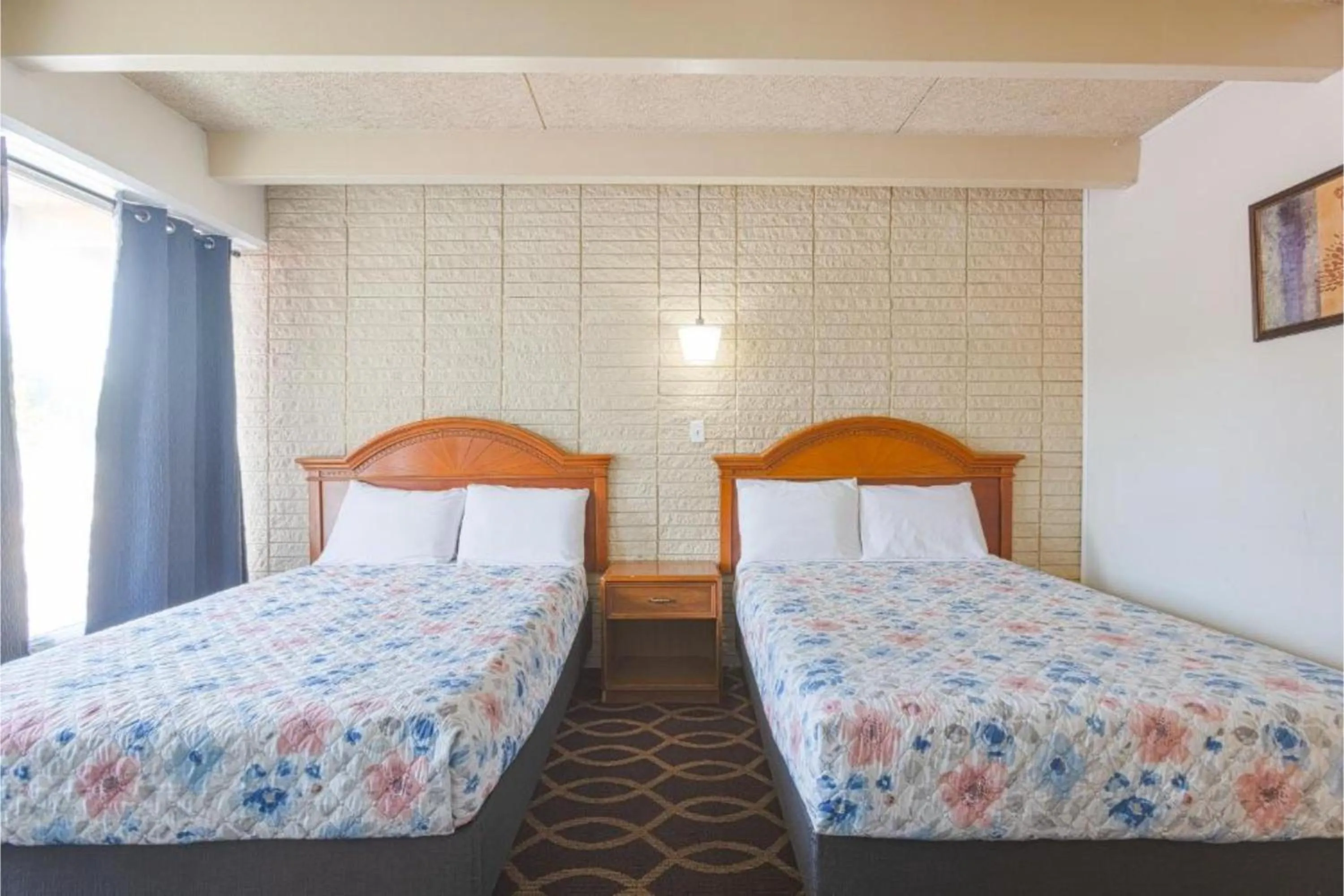 Bedroom, Bed in Sonrise Inn Lincoln Hwy By OYO