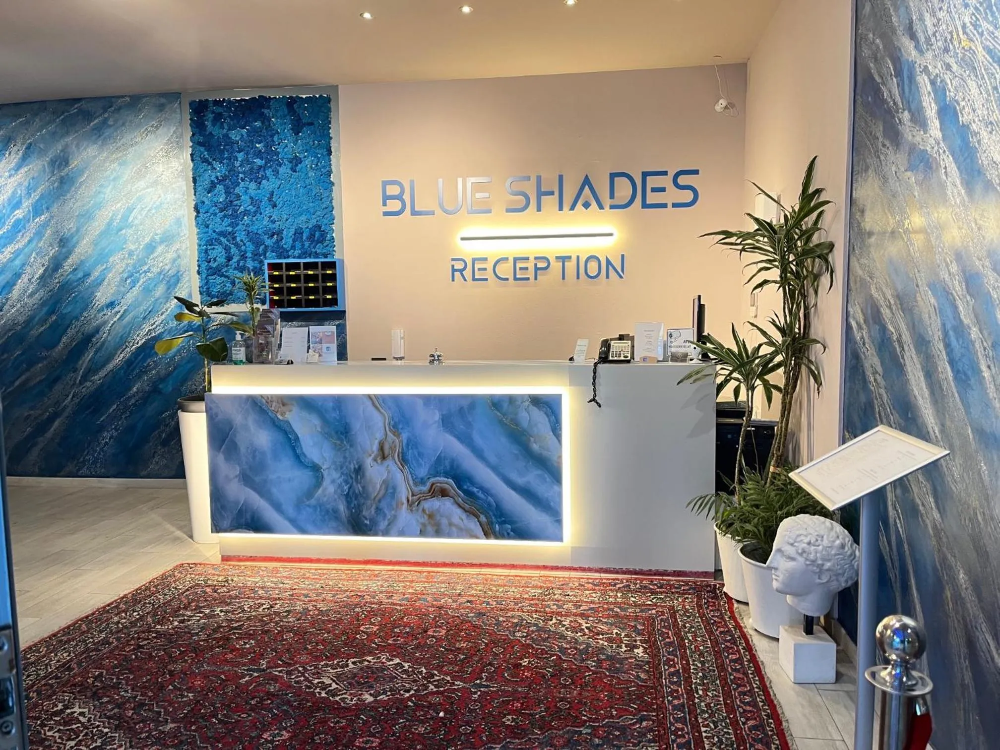 Lobby or reception in Blue Shades Hotel