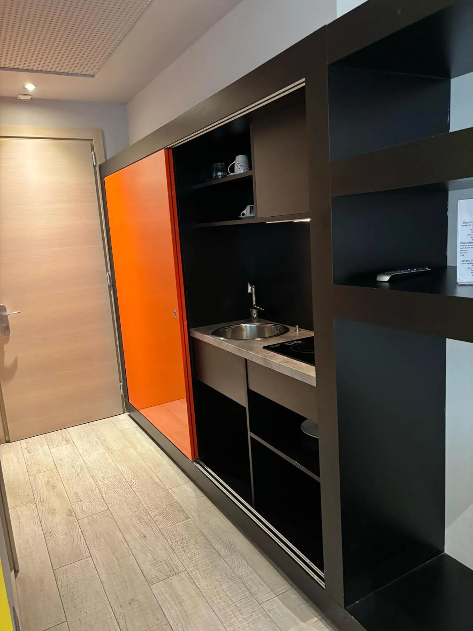 Kitchen or kitchenette in Blue Shades Hotel