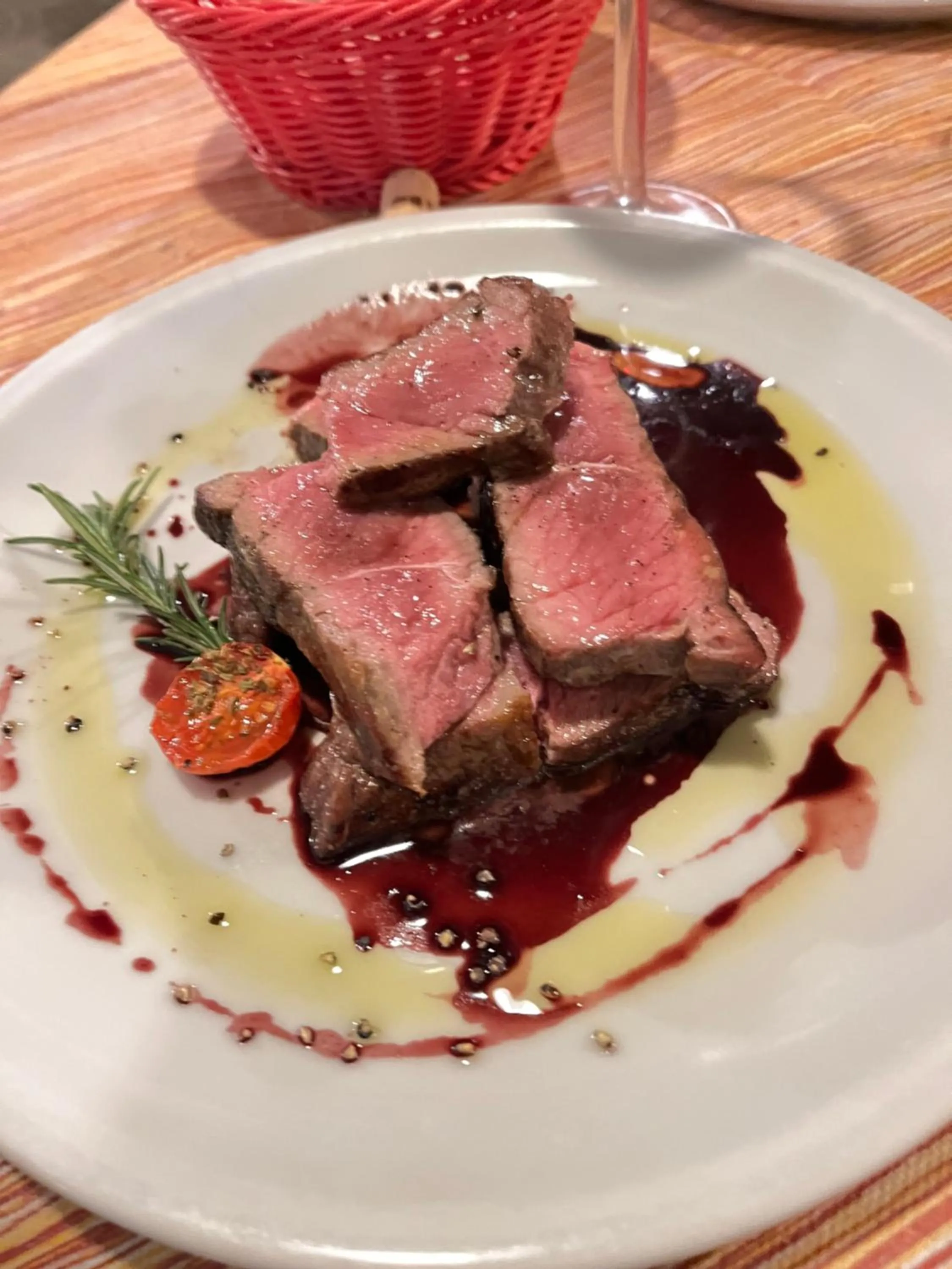 Restaurant/places to eat in Blue Shades Hotel