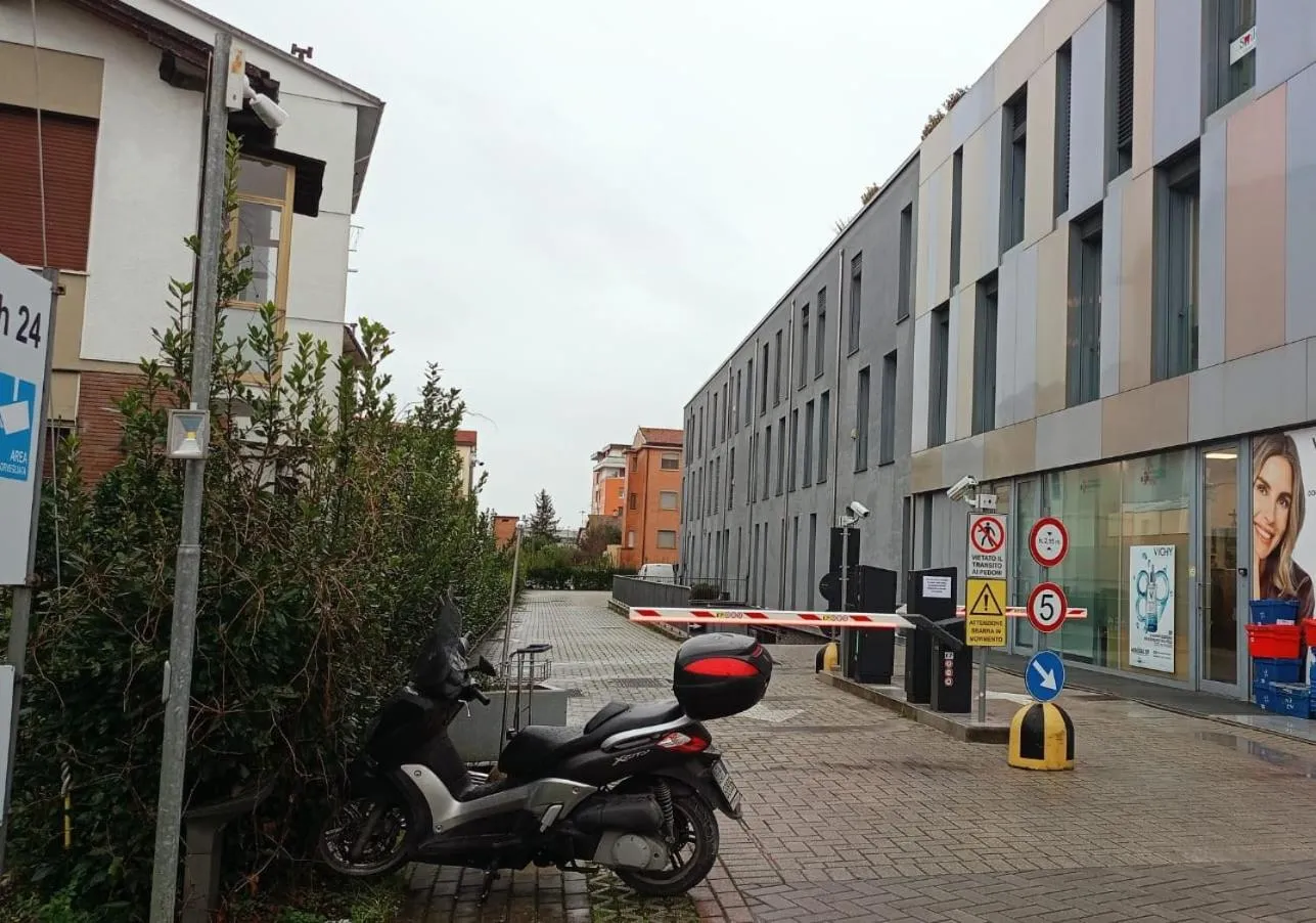 Parking in Blue Shades Hotel
