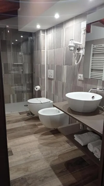 Shower in Hotel Ristorante Caligiuri