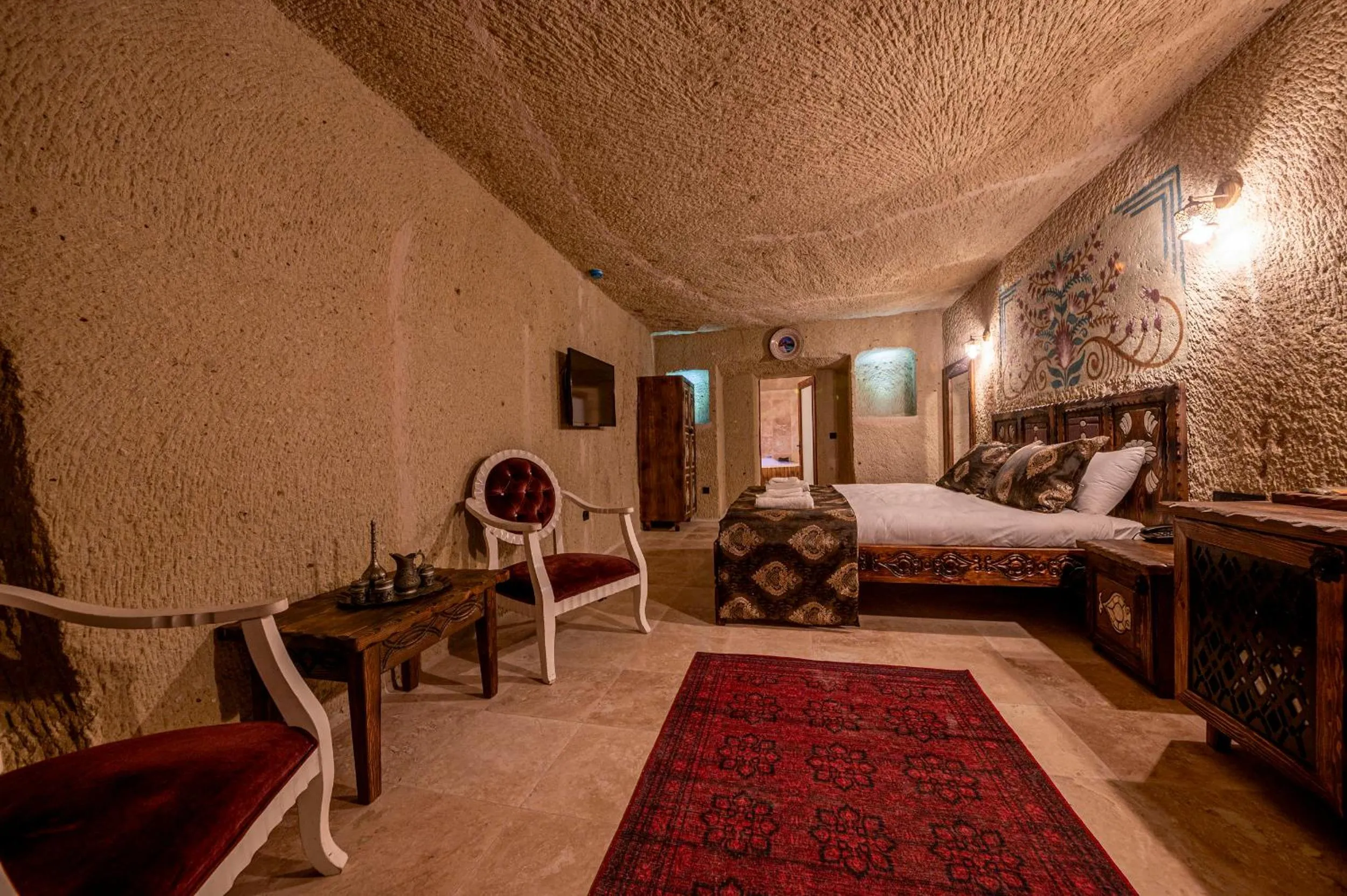 Bedroom, Bed in Capp Royal Cave HOTEL