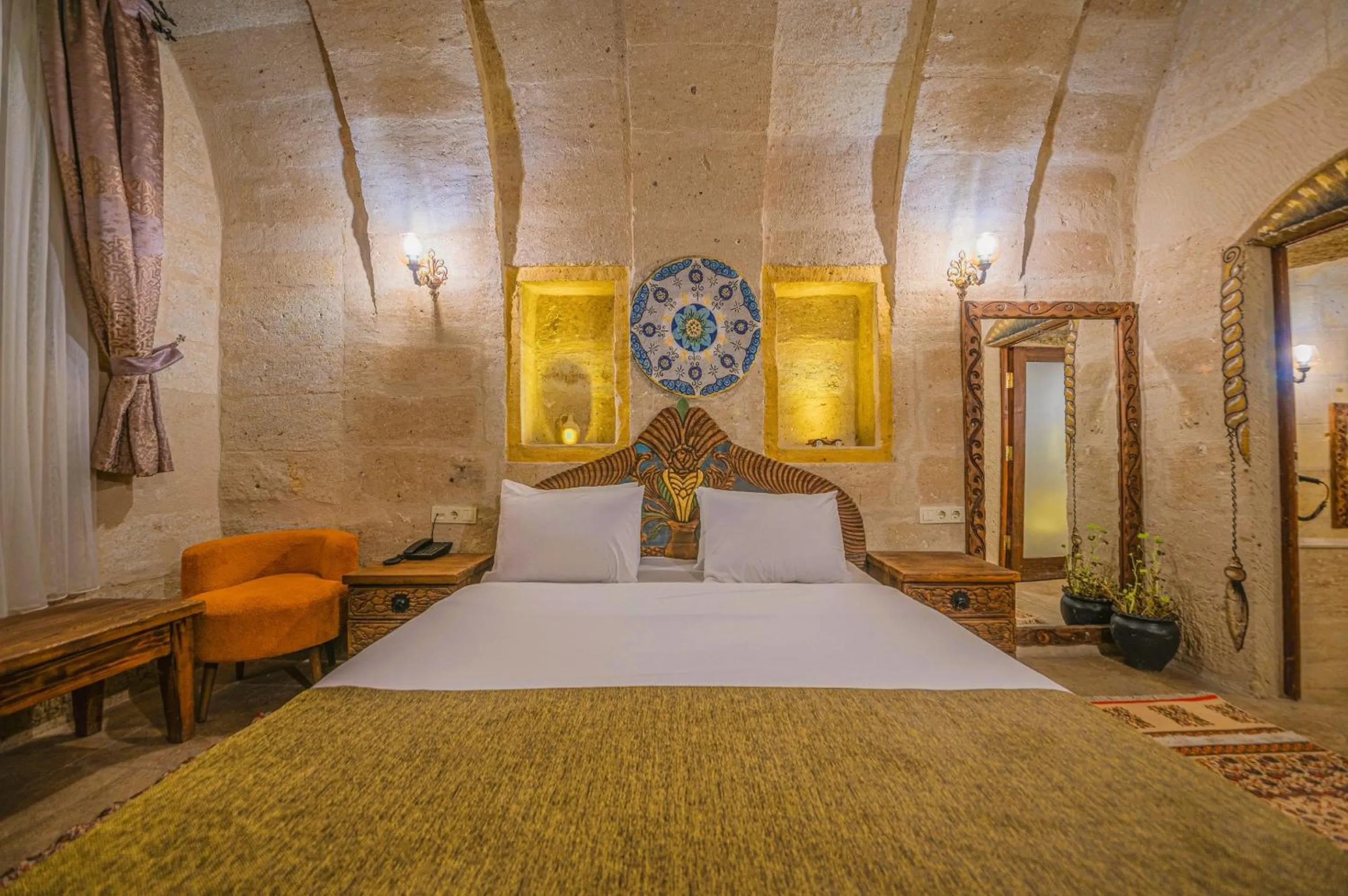 Bed in Capp Royal Cave HOTEL