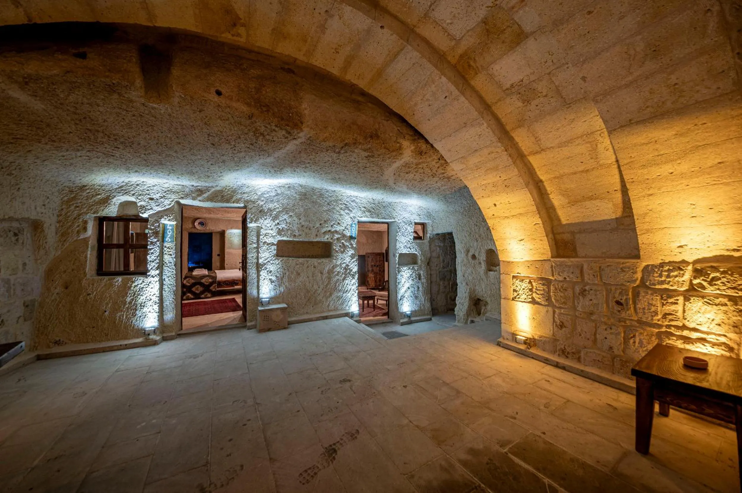 Patio in Capp Royal Cave HOTEL