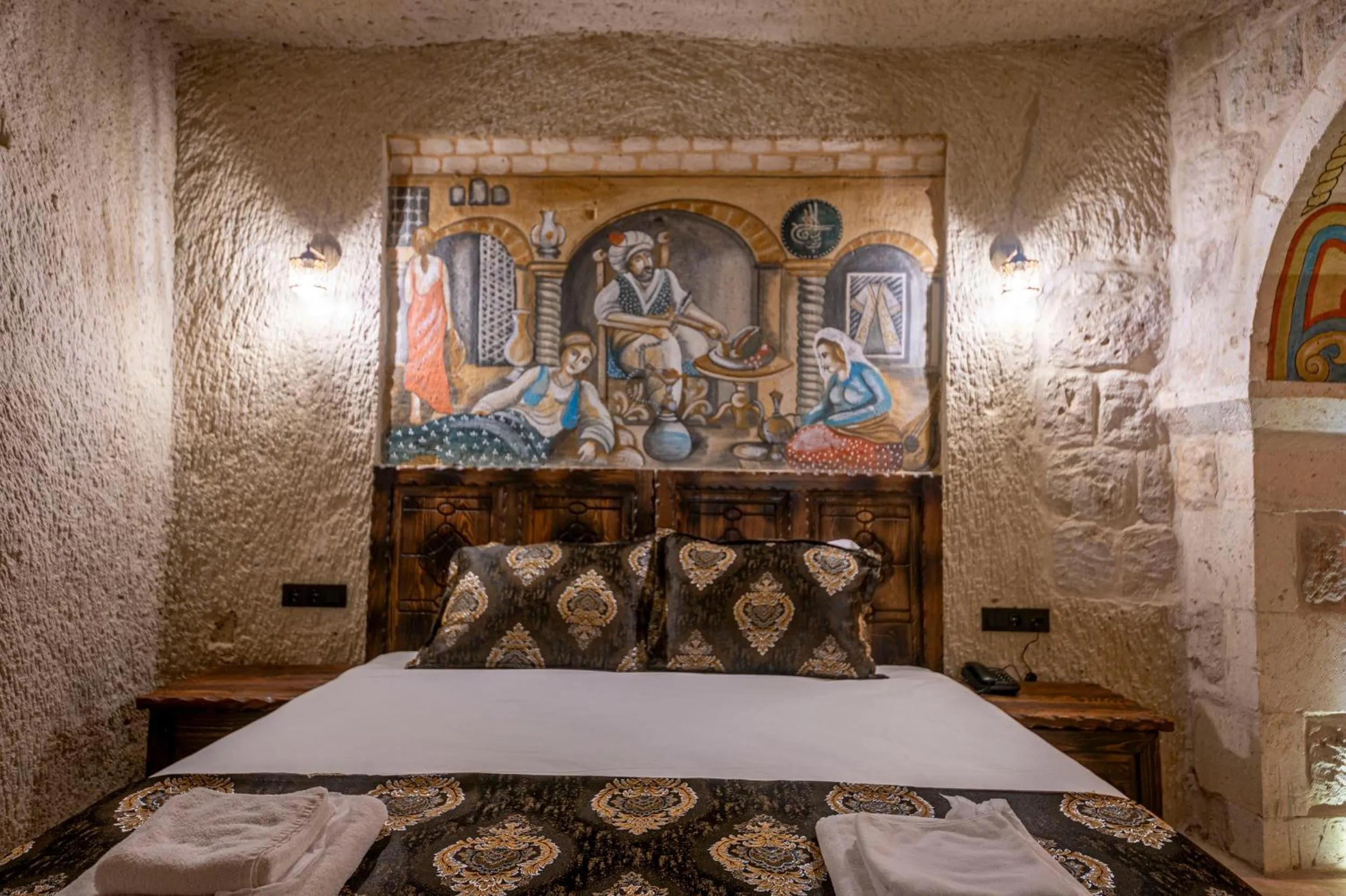 Bed in Capp Royal Cave HOTEL