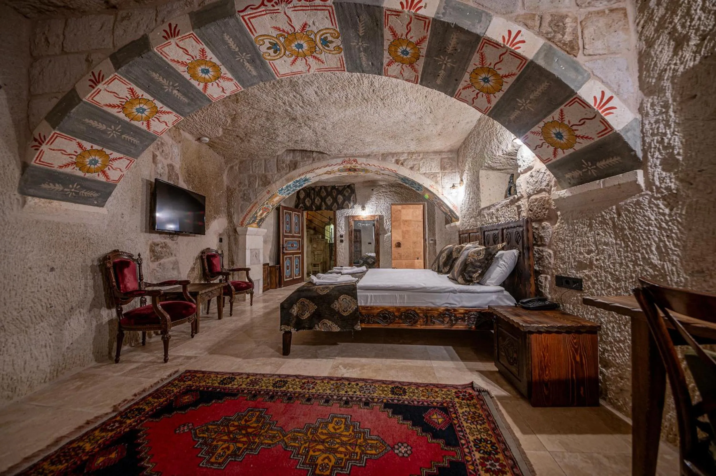 Bedroom, Bed in Capp Royal Cave HOTEL