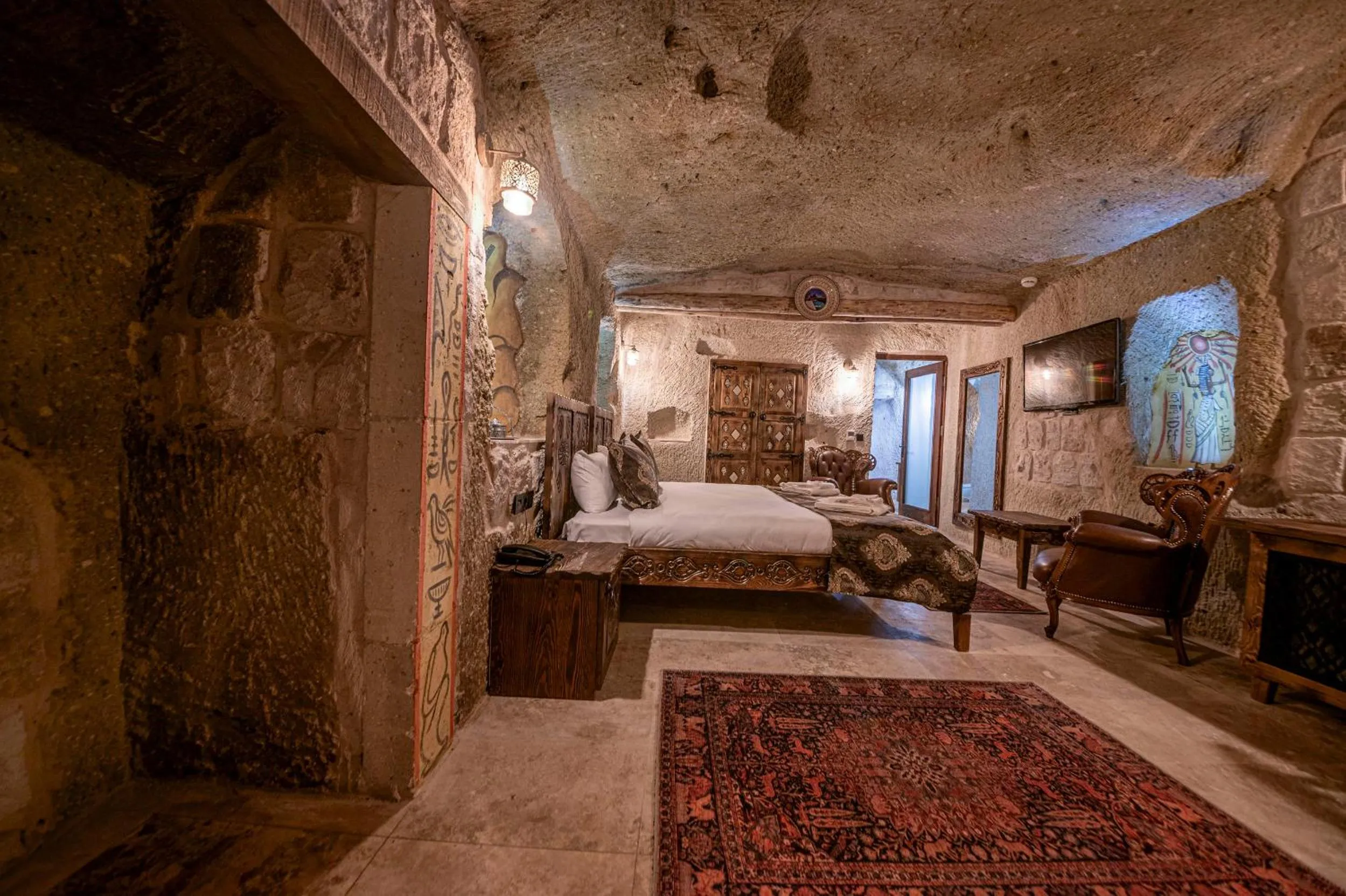 Bedroom, Bed in Capp Royal Cave HOTEL