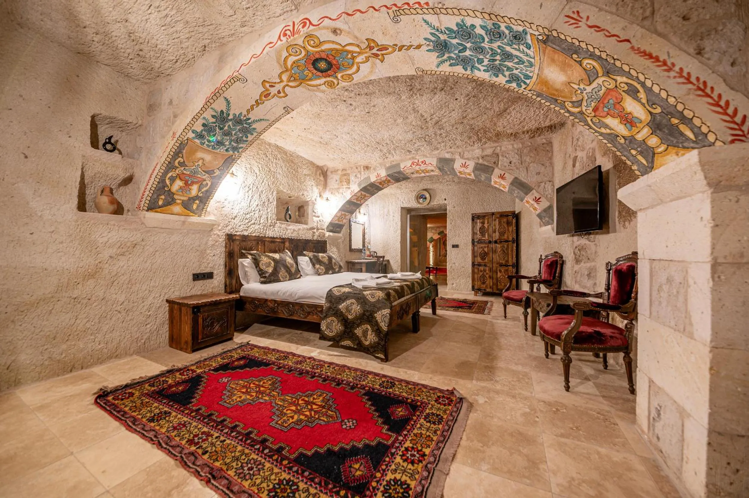 Bedroom, Bed in Capp Royal Cave HOTEL