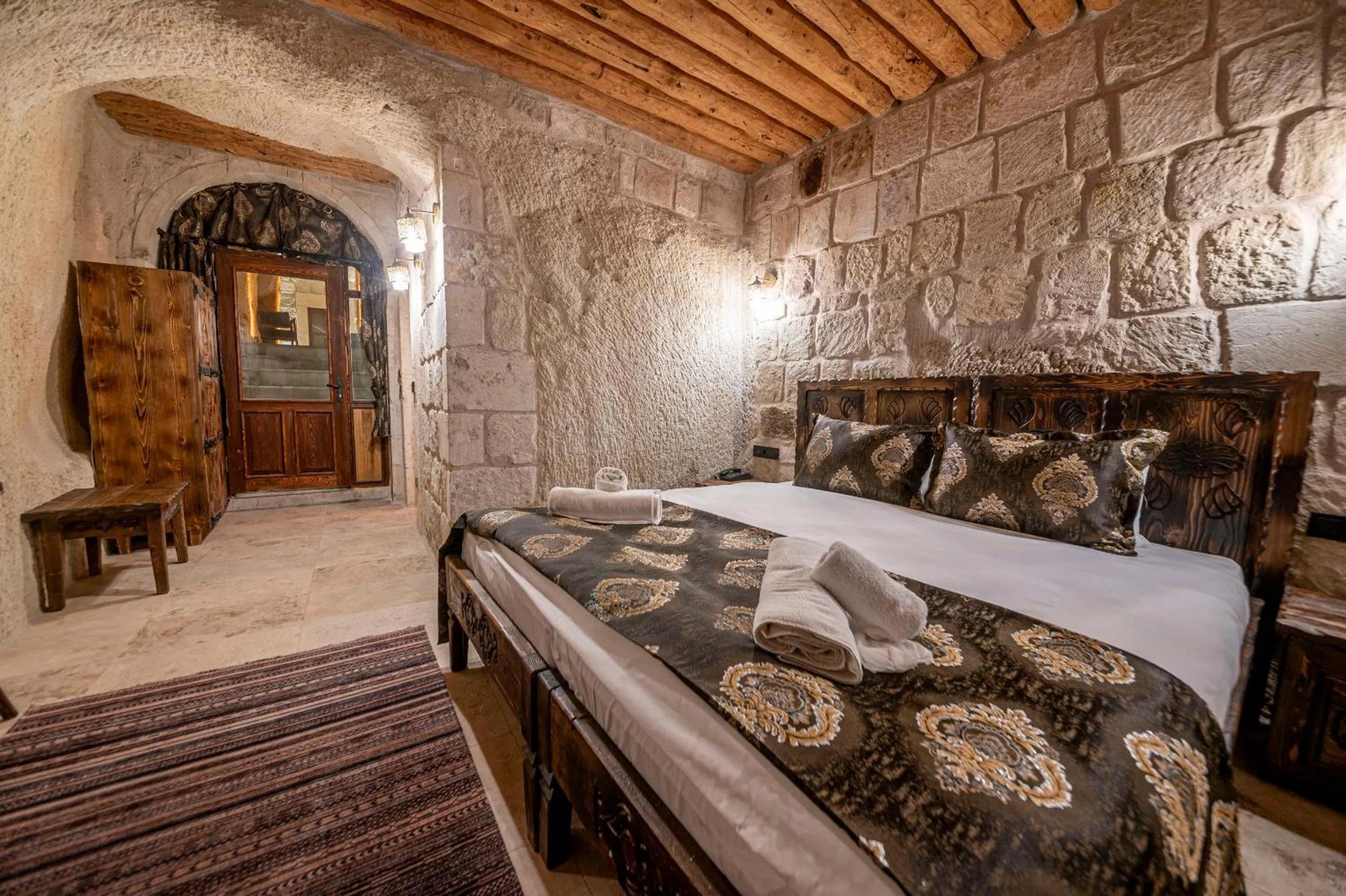 Bed in Capp Royal Cave HOTEL