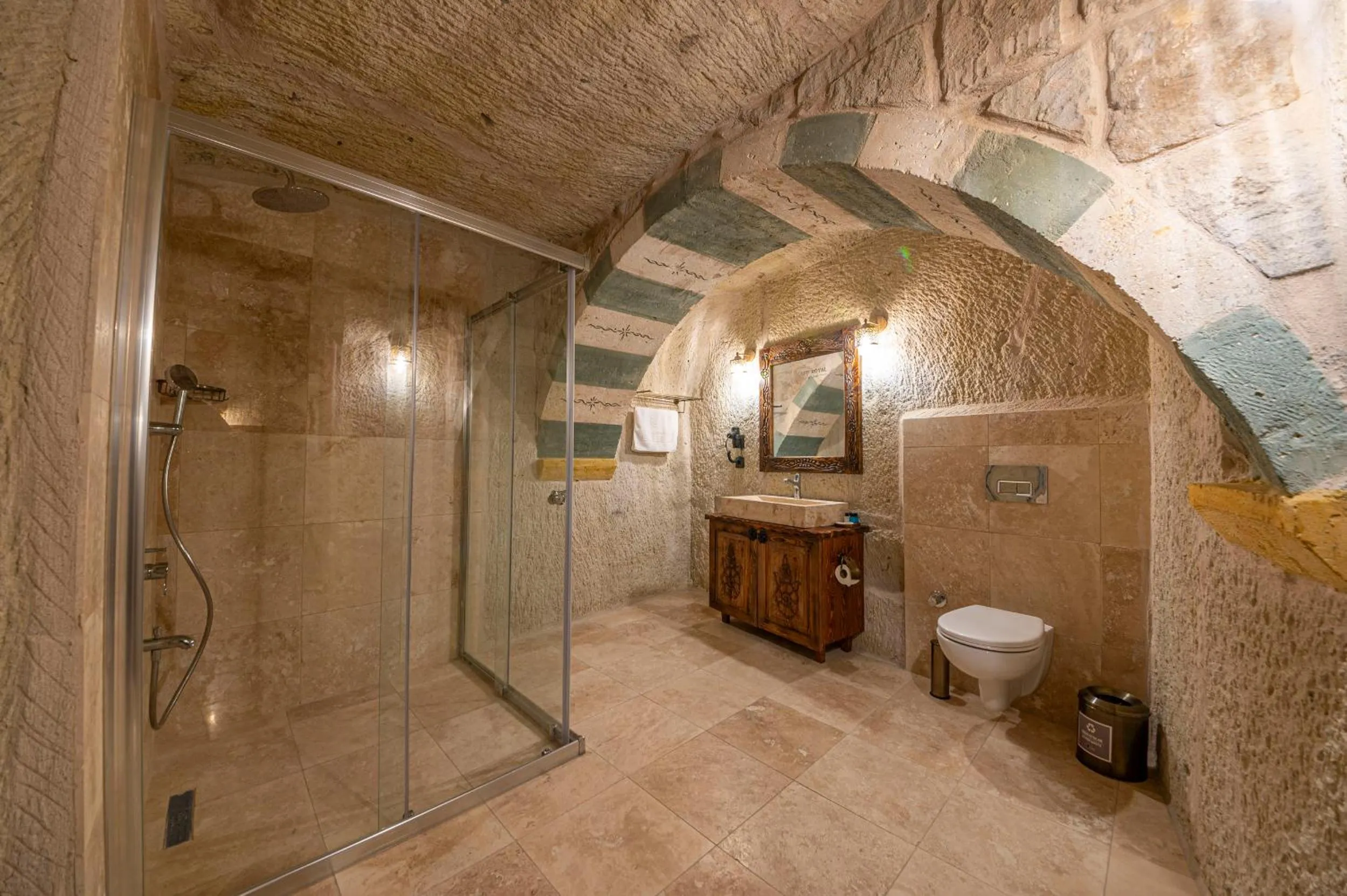 Bathroom in Capp Royal Cave HOTEL