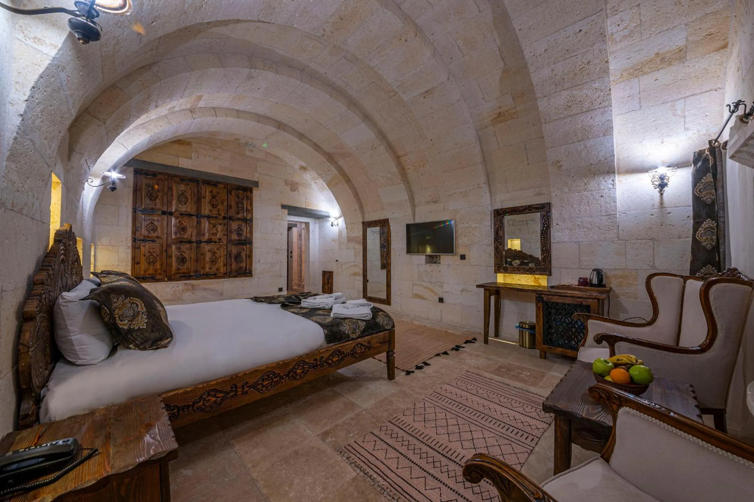 Bedroom, Bed in Capp Royal Cave HOTEL