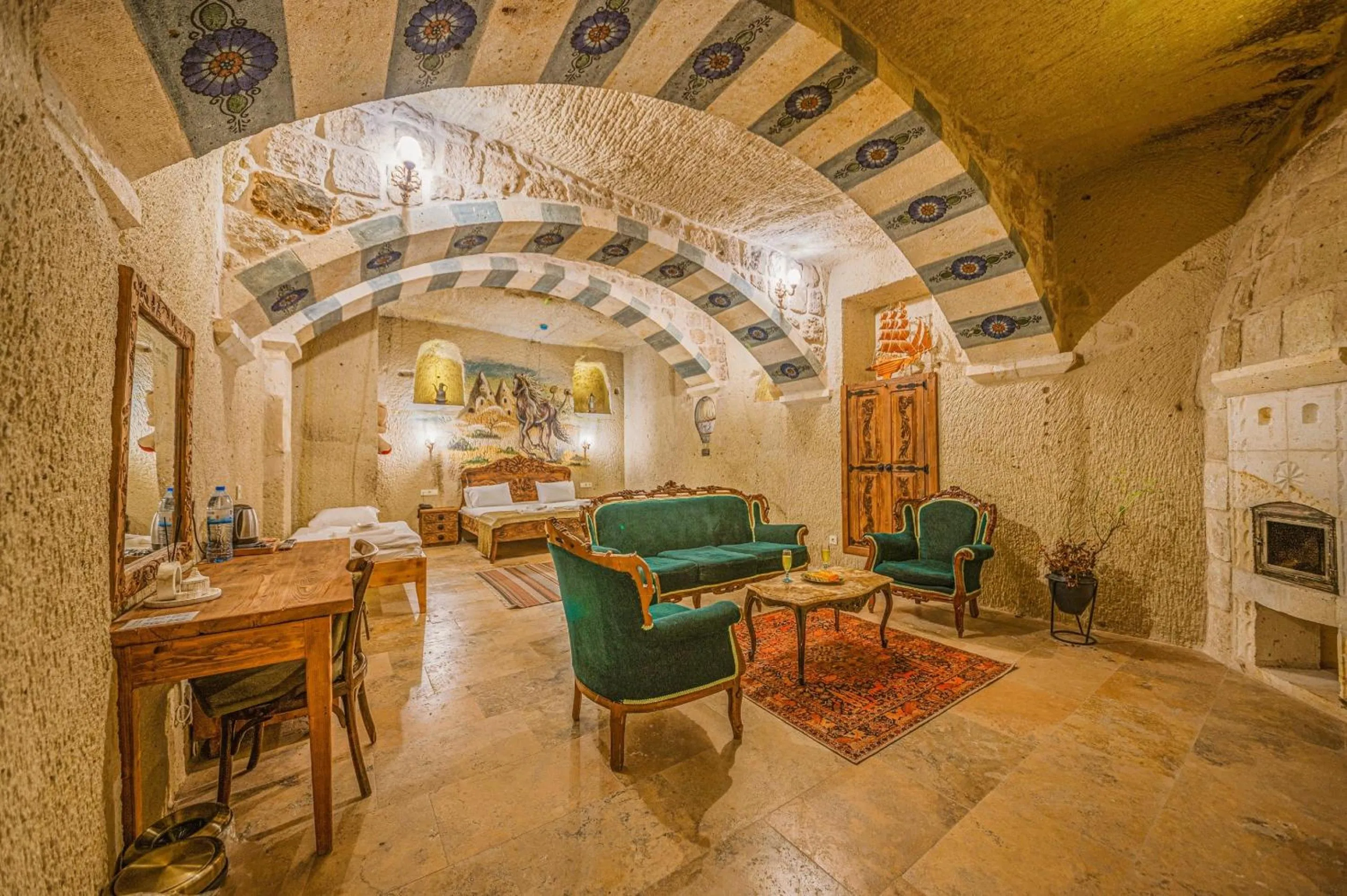 Photo of the whole room in Capp Royal Cave HOTEL