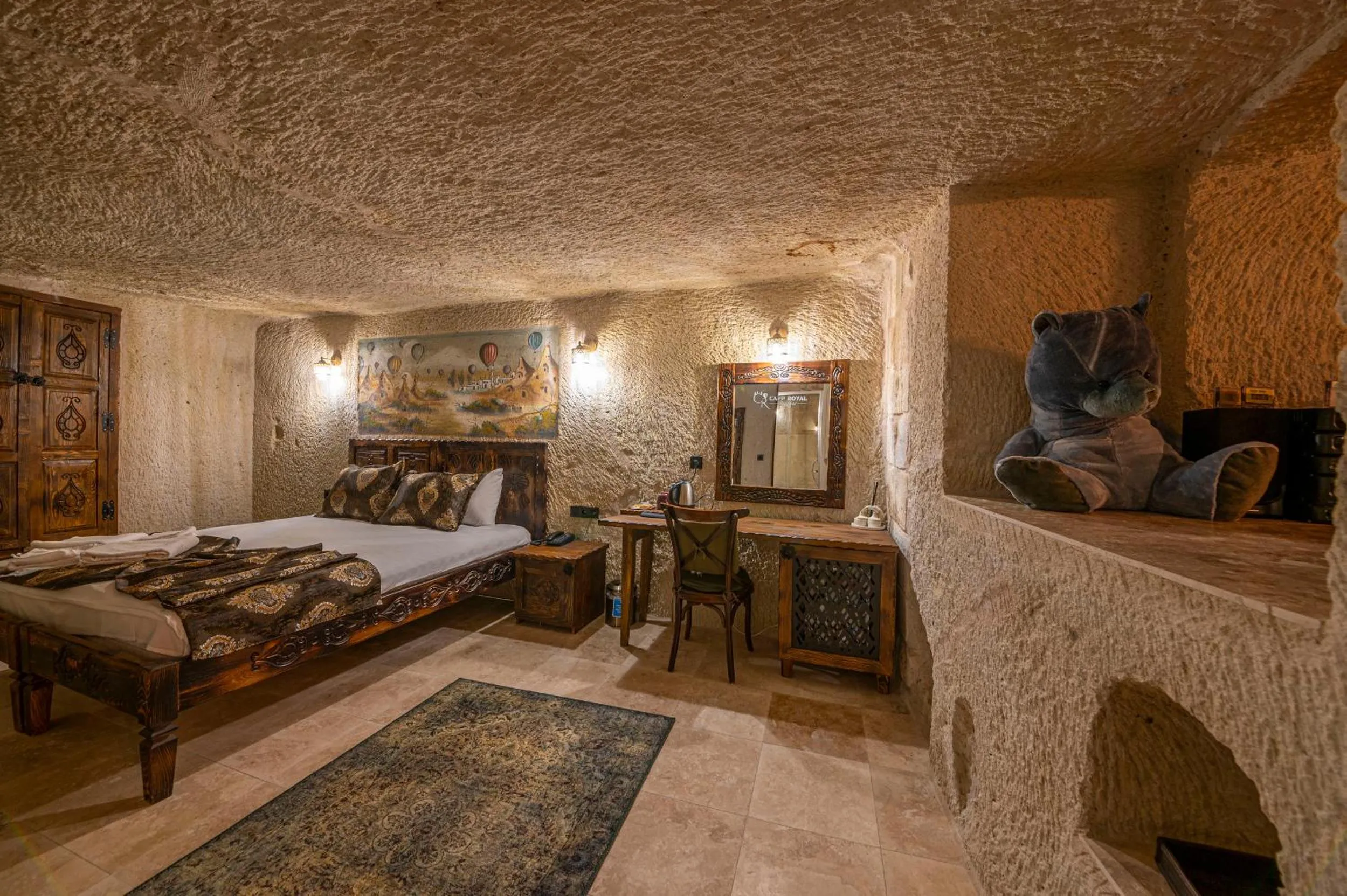 Bedroom, Bed in Capp Royal Cave HOTEL